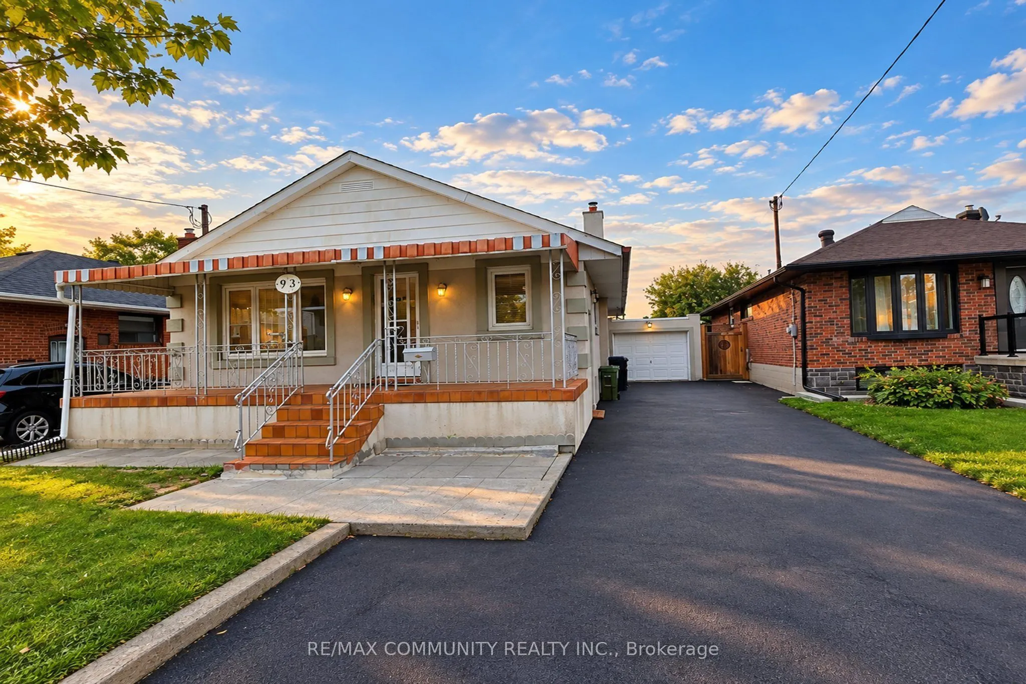 93 Waringstown Drive