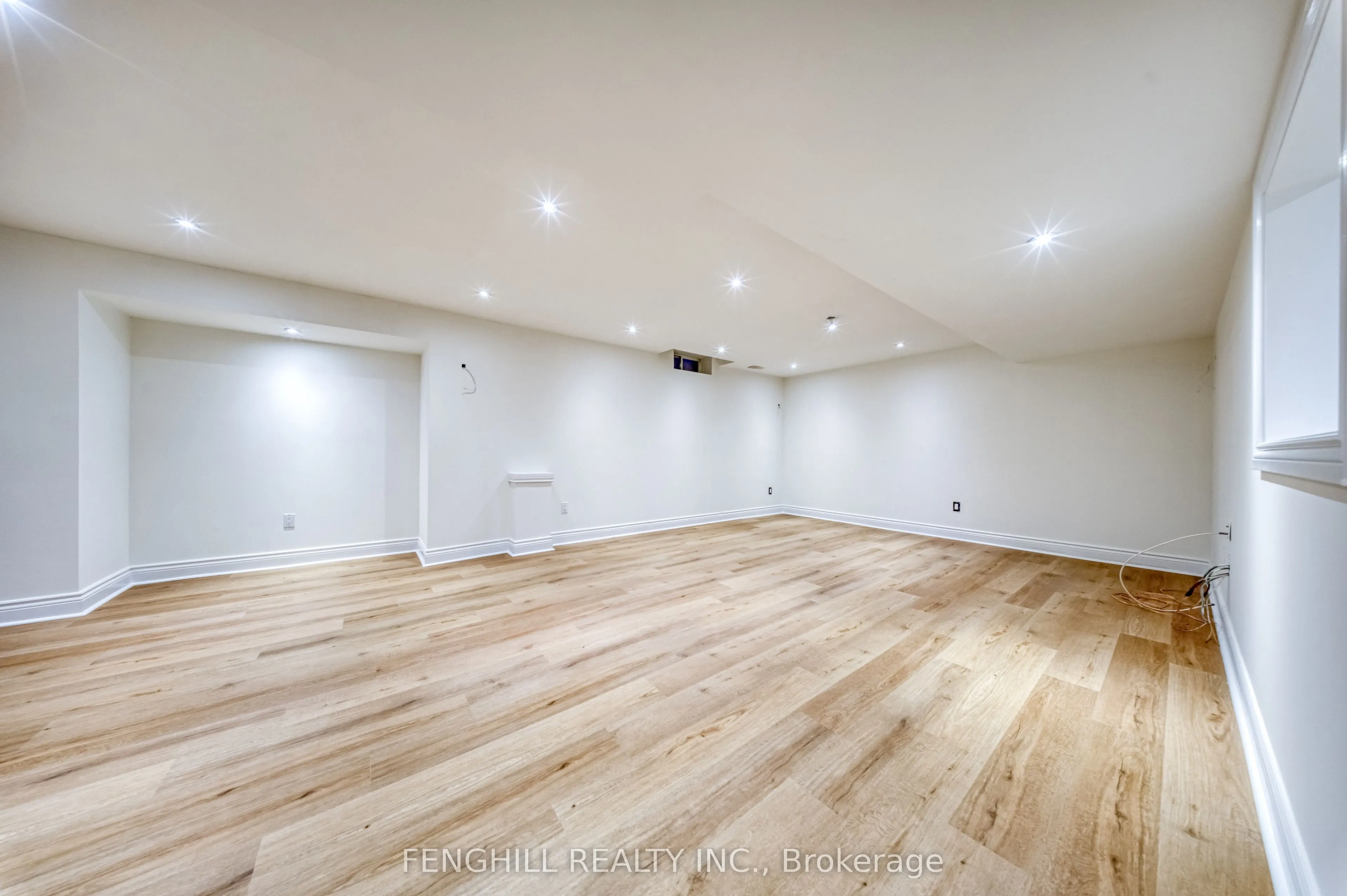 842 Greenleaf Circle