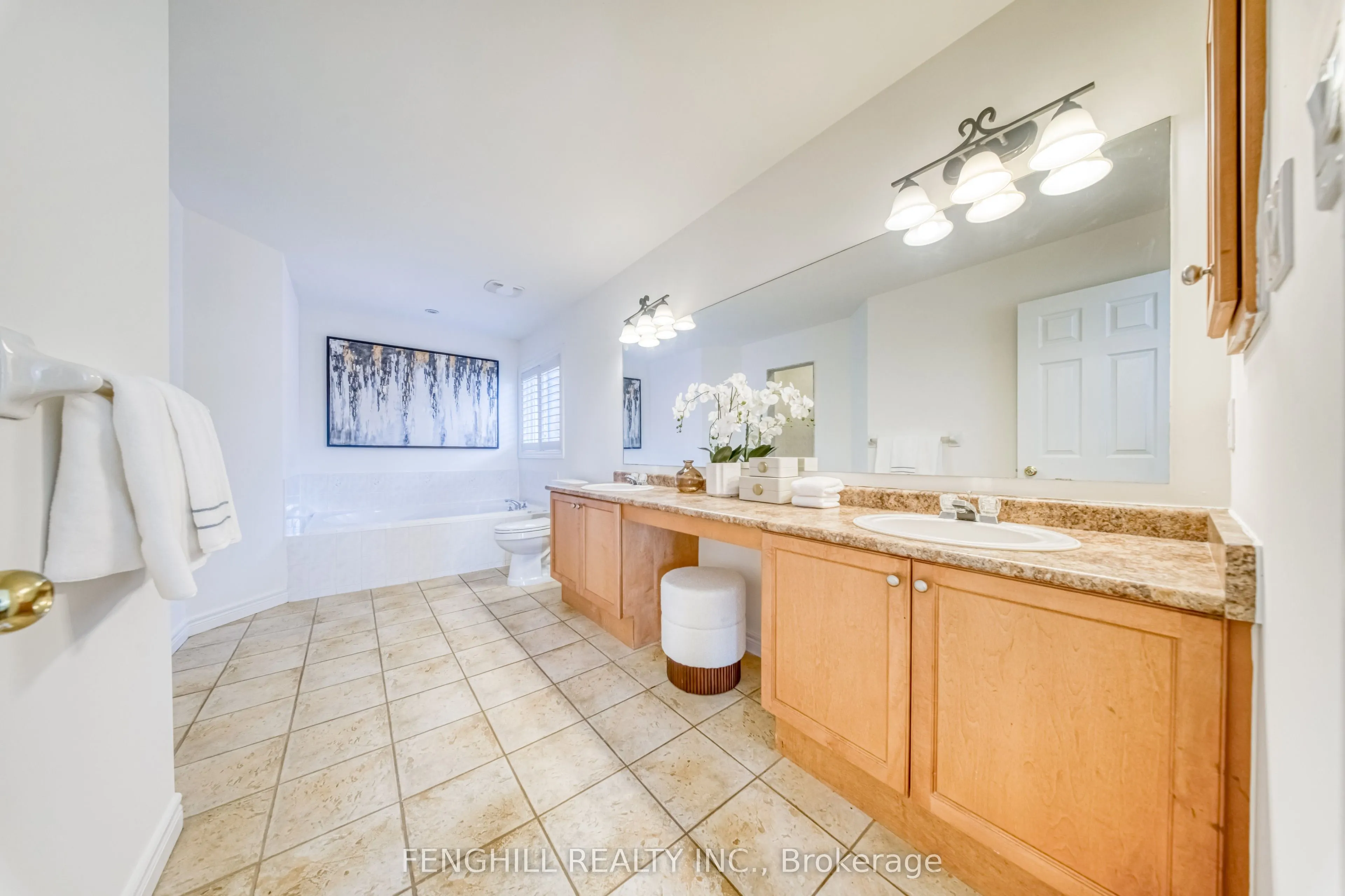 842 Greenleaf Circle