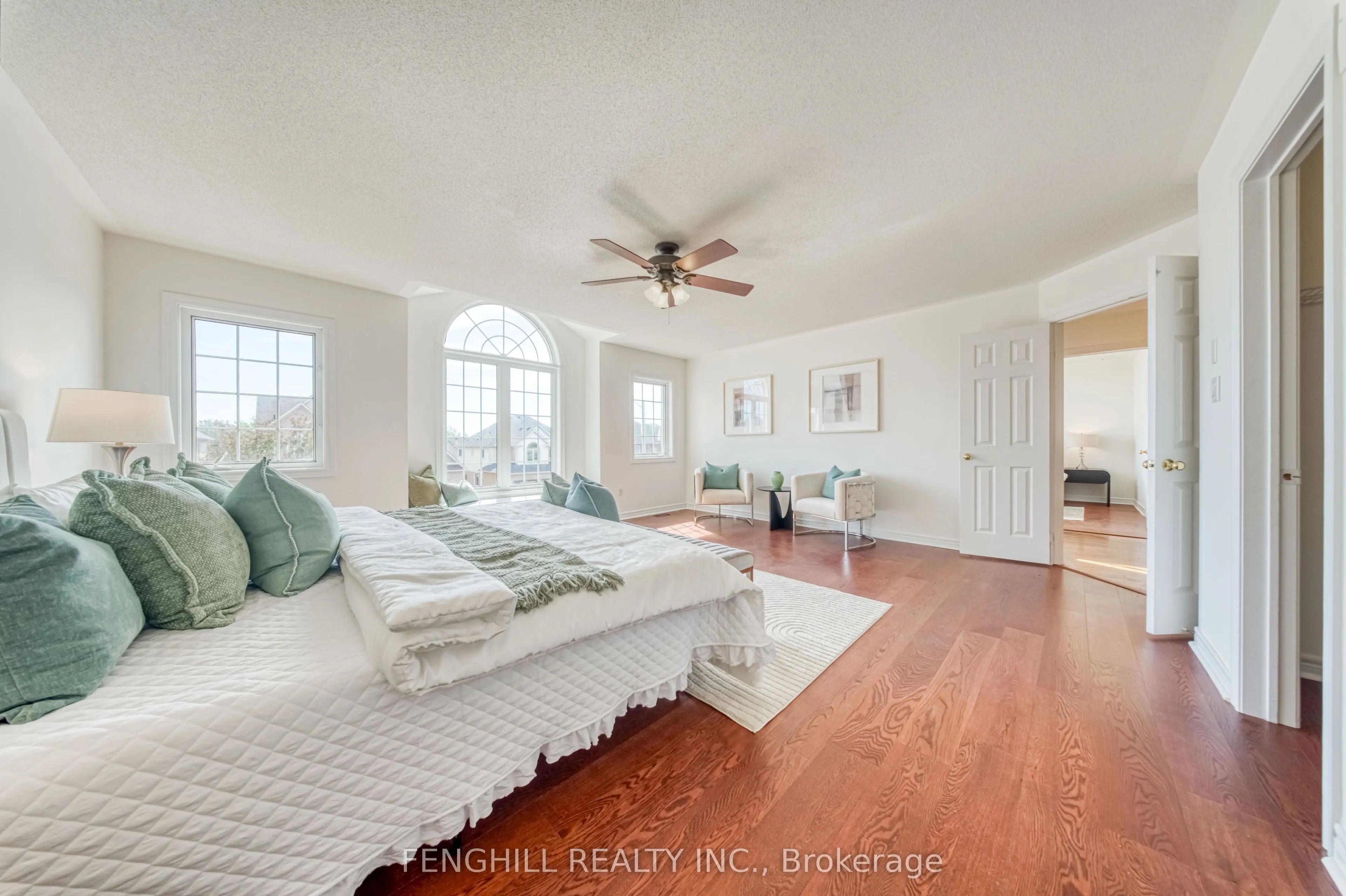 842 Greenleaf Circle