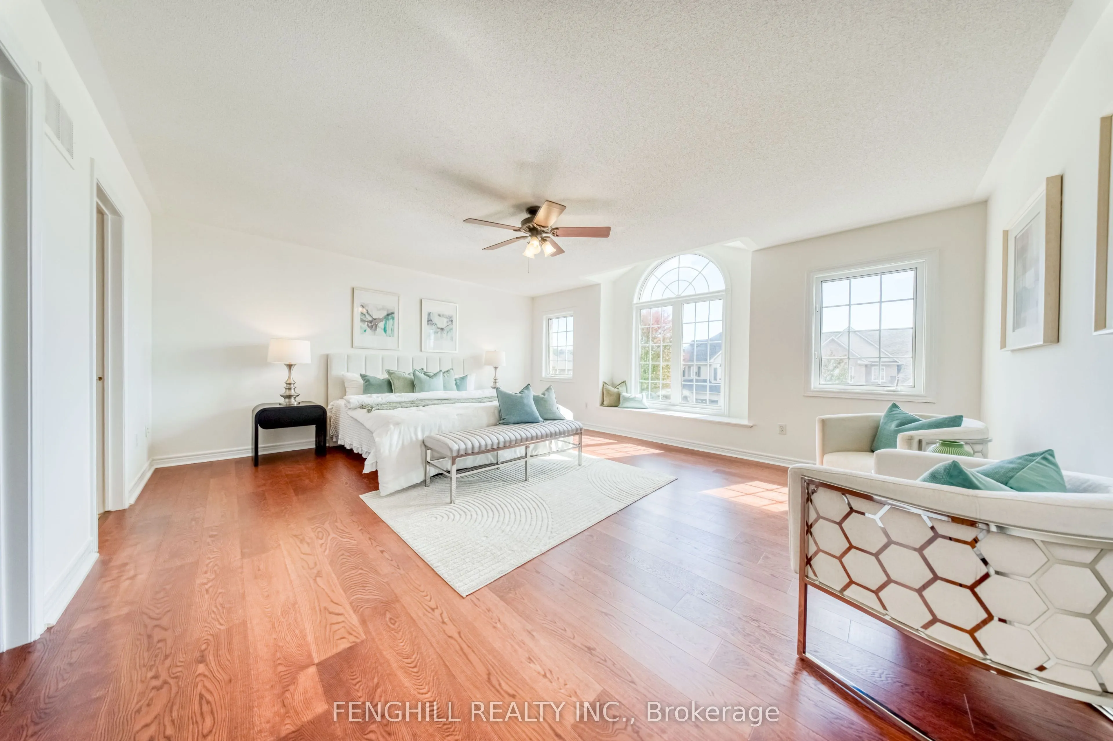 842 Greenleaf Circle