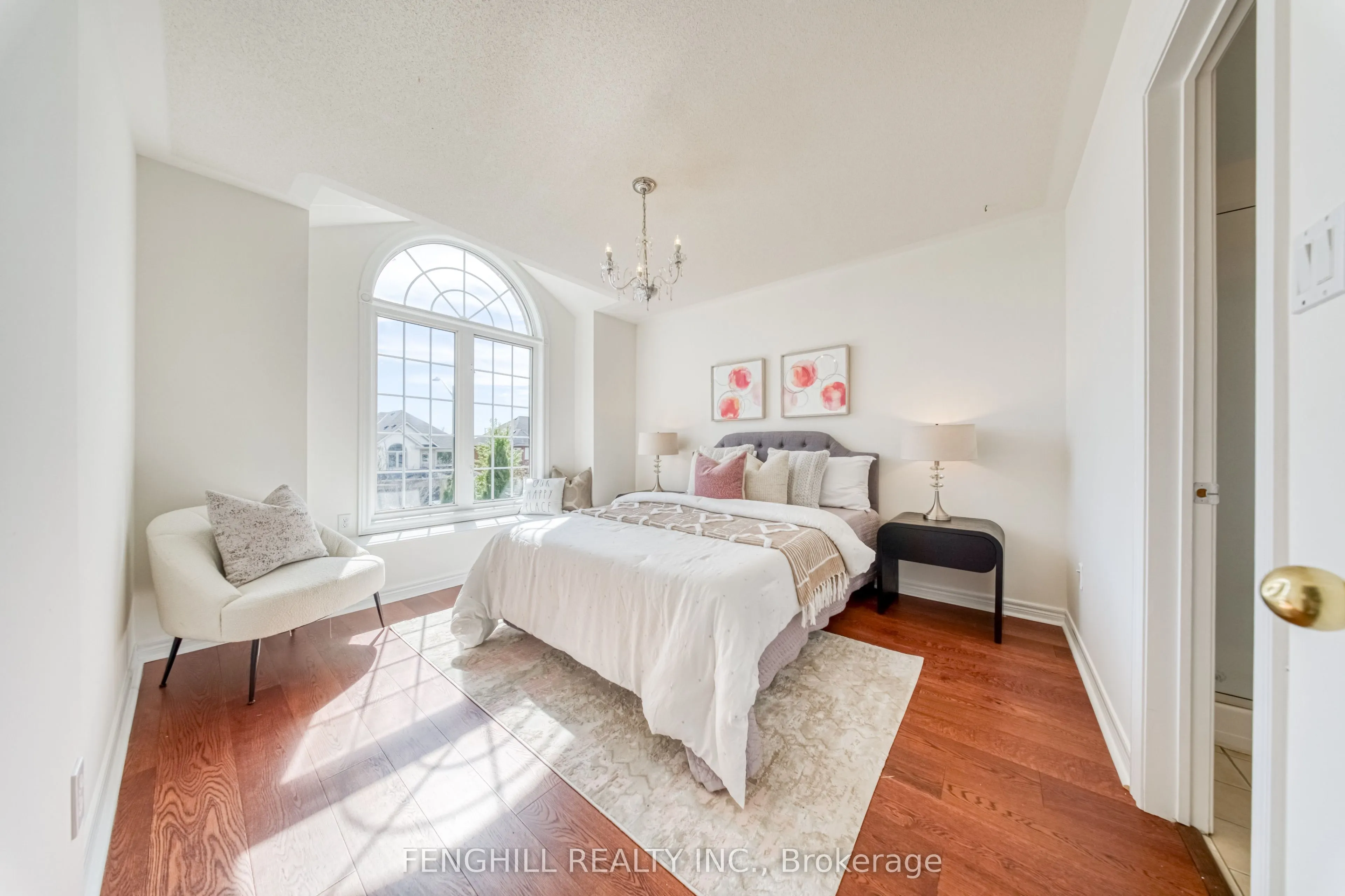 842 Greenleaf Circle
