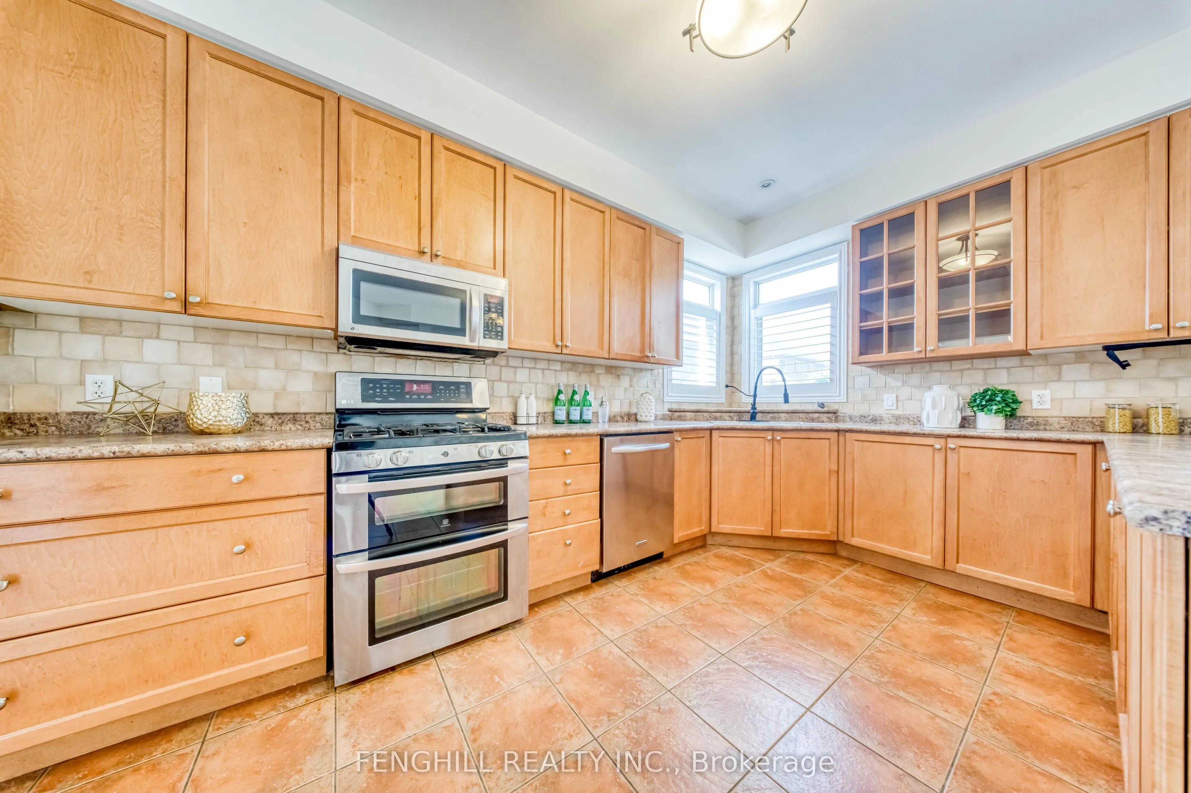 842 Greenleaf Circle