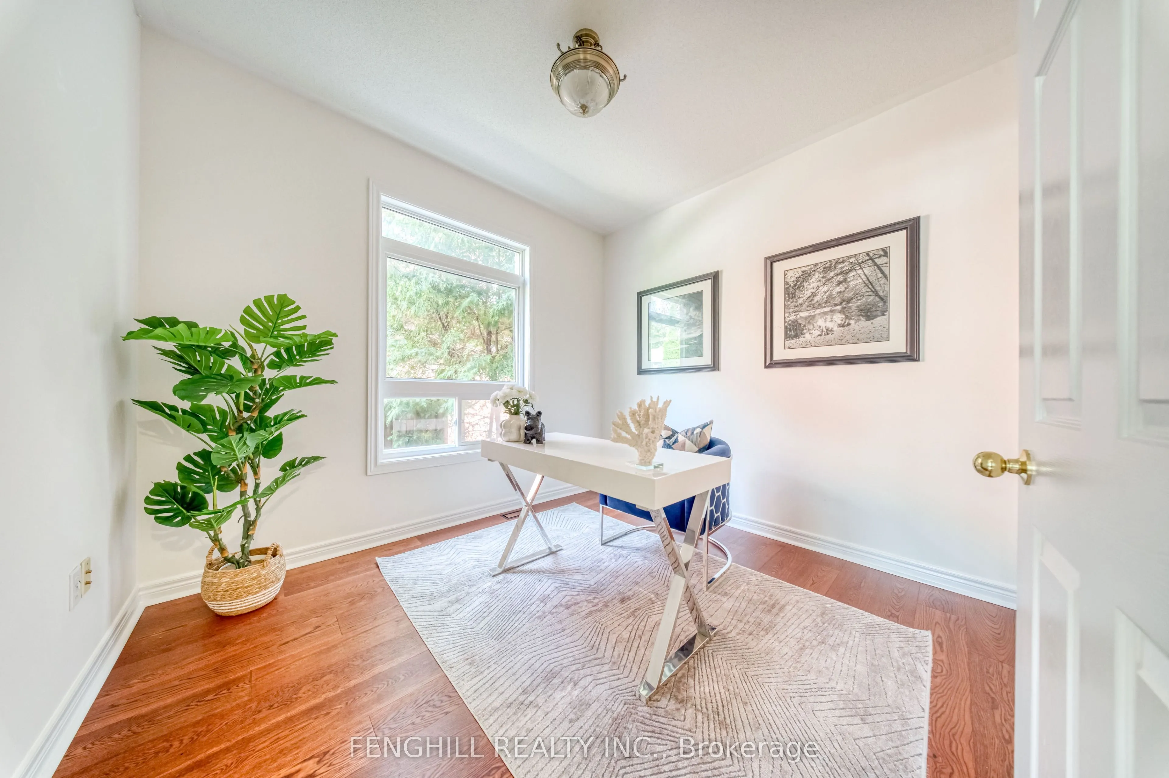 842 Greenleaf Circle