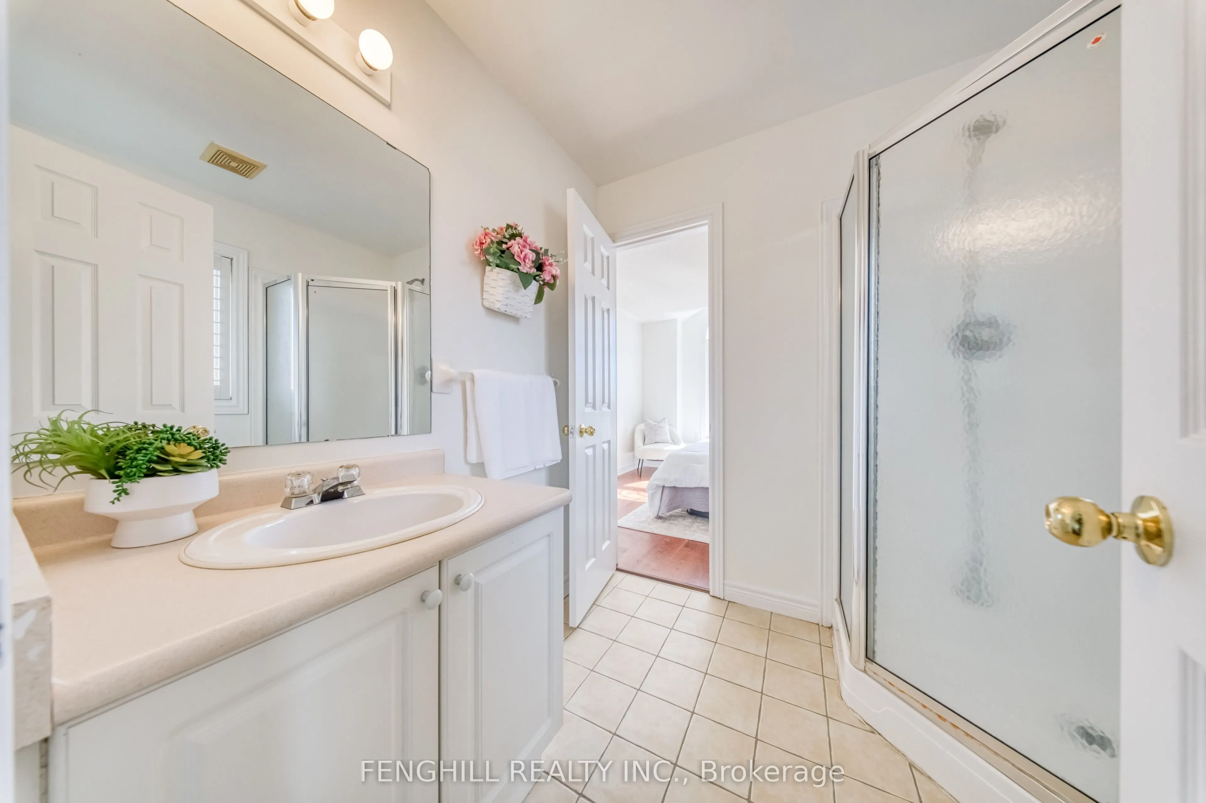 842 Greenleaf Circle
