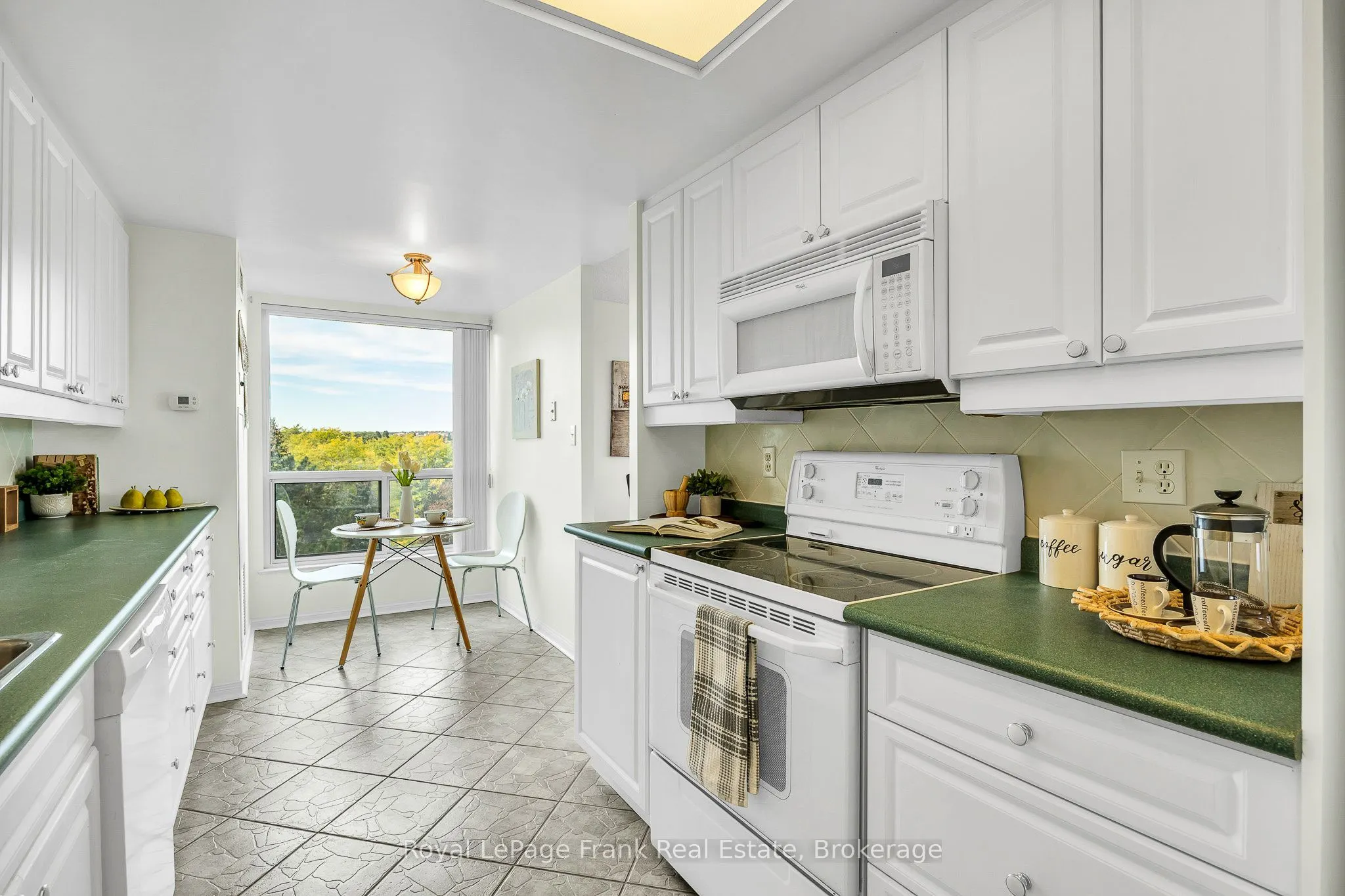 712 Rossland Road E #602