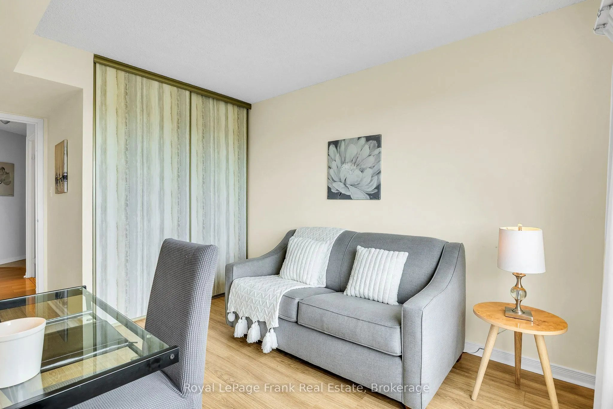 712 Rossland Road E #602