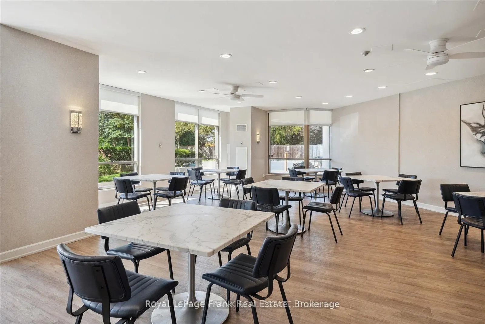 712 Rossland Road E #602
