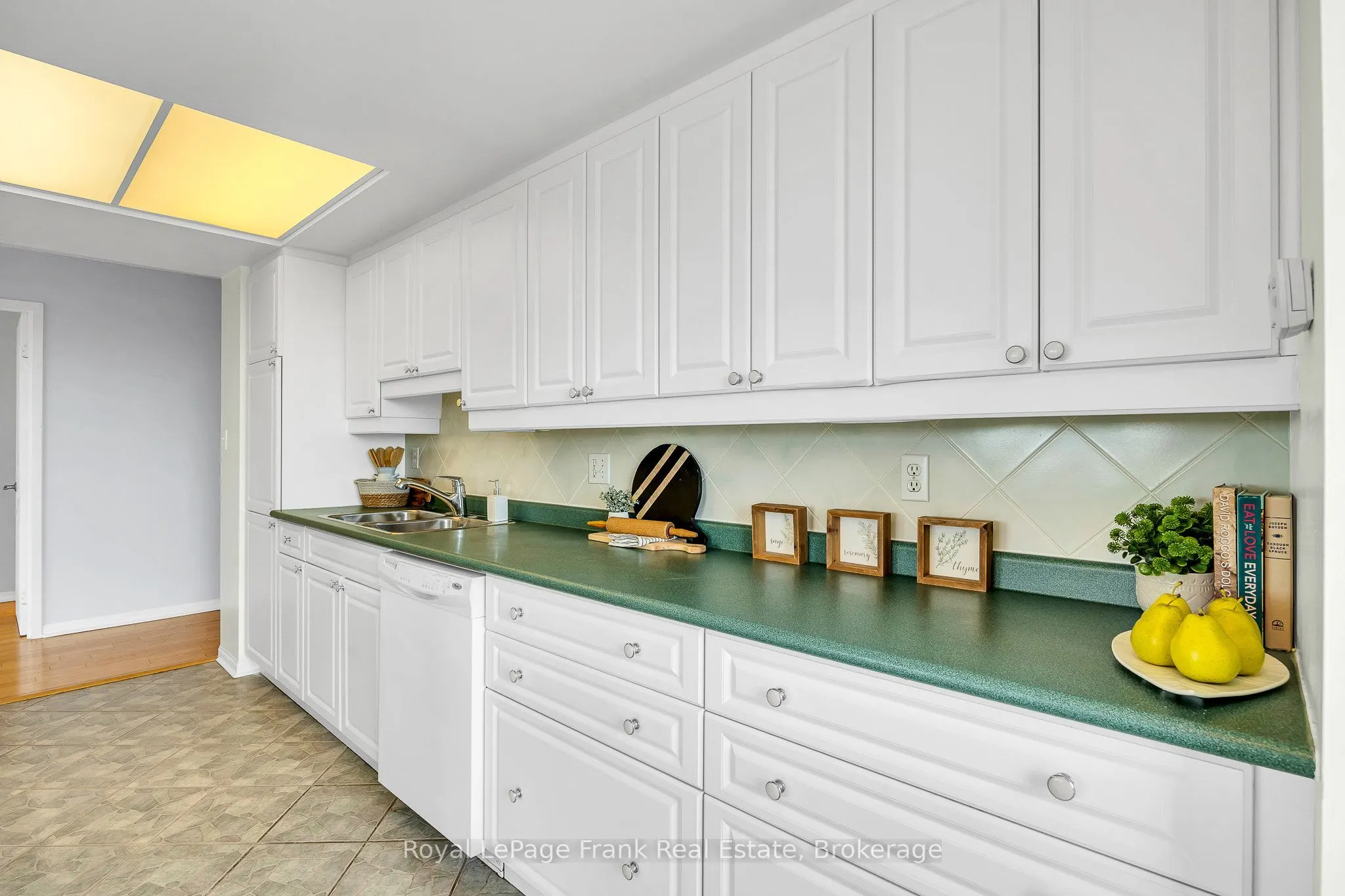 712 Rossland Road E #602
