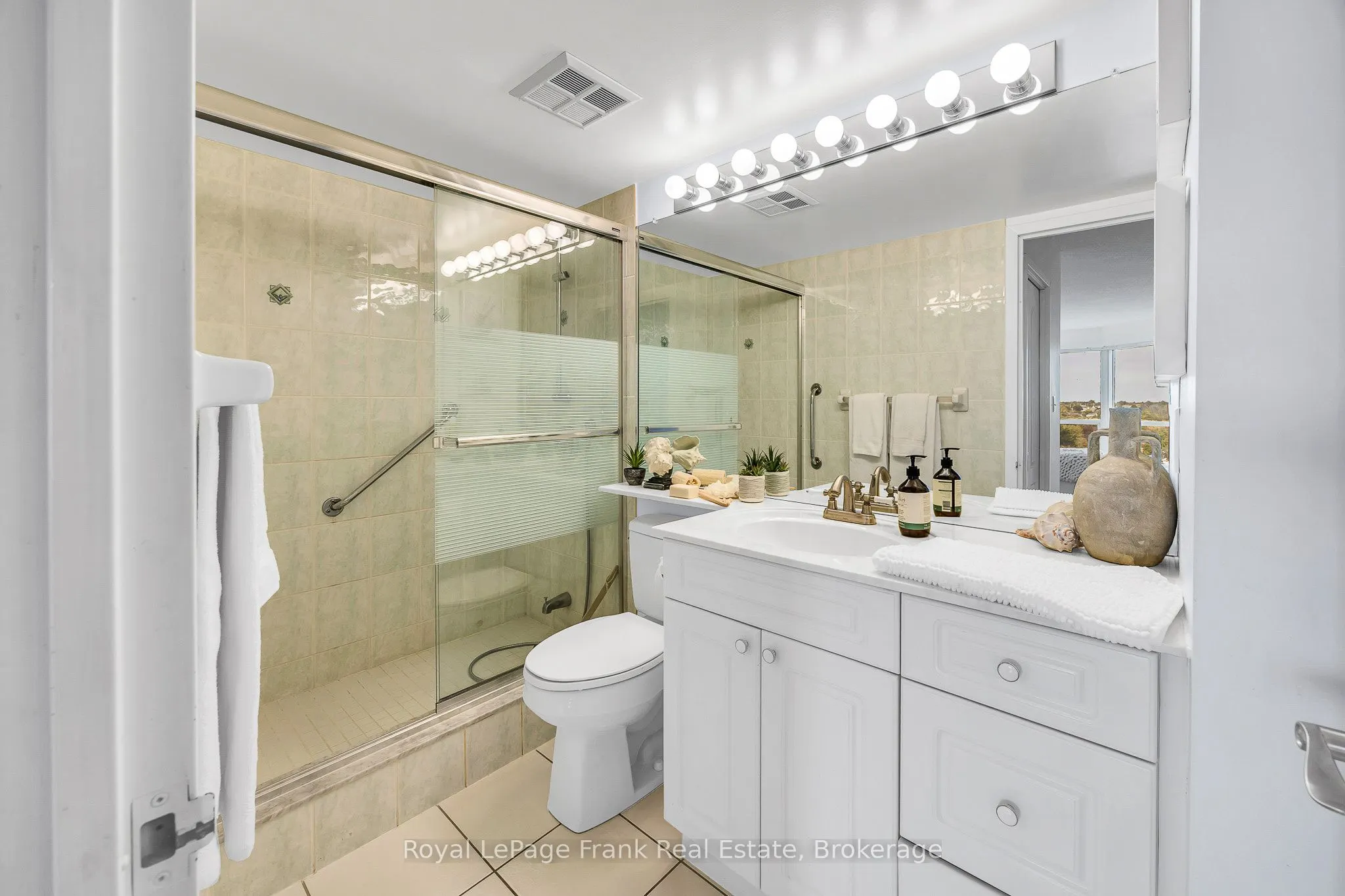 712 Rossland Road E #602