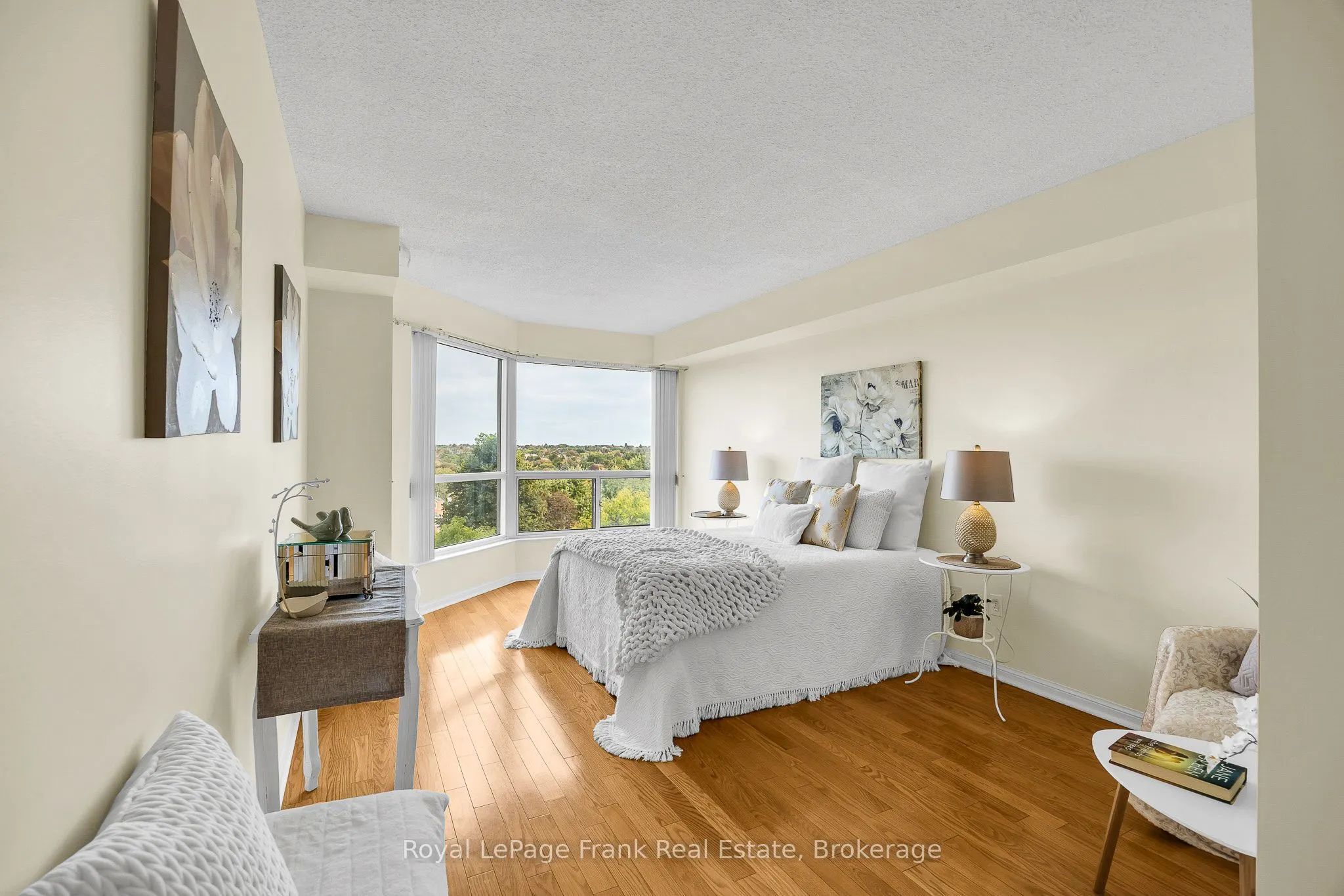 712 Rossland Road E #602