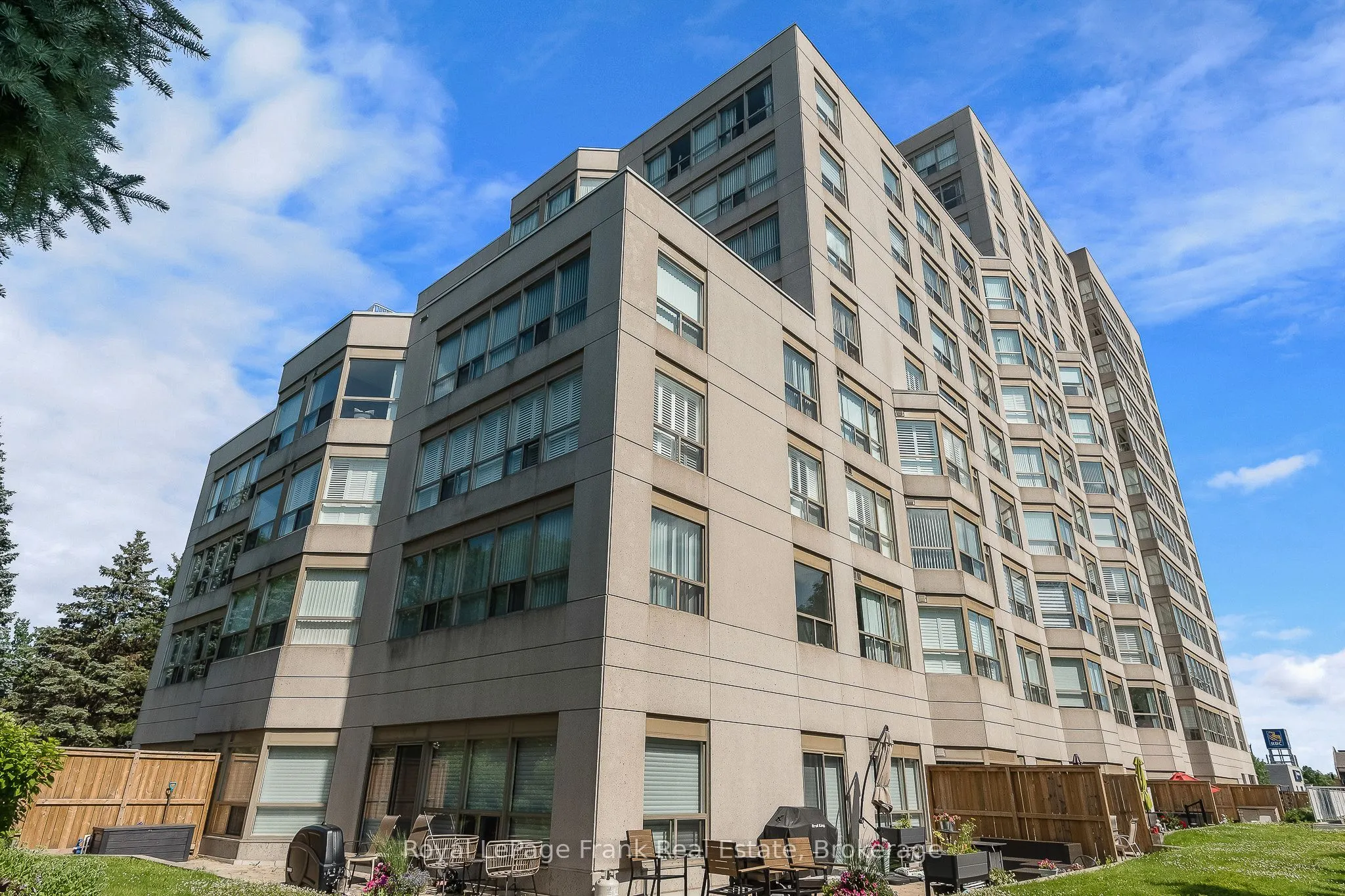 712 Rossland Road E #602