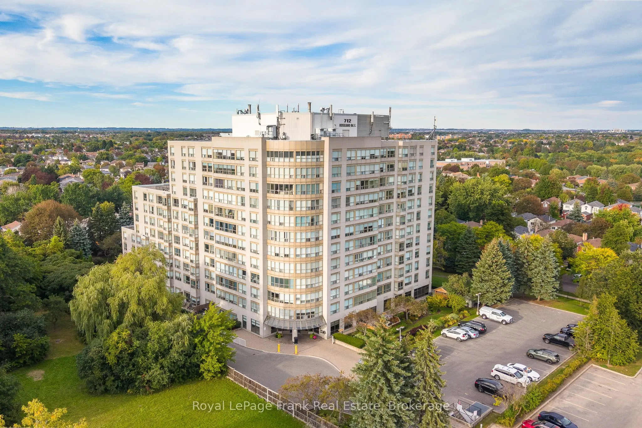 712 Rossland Road E #602