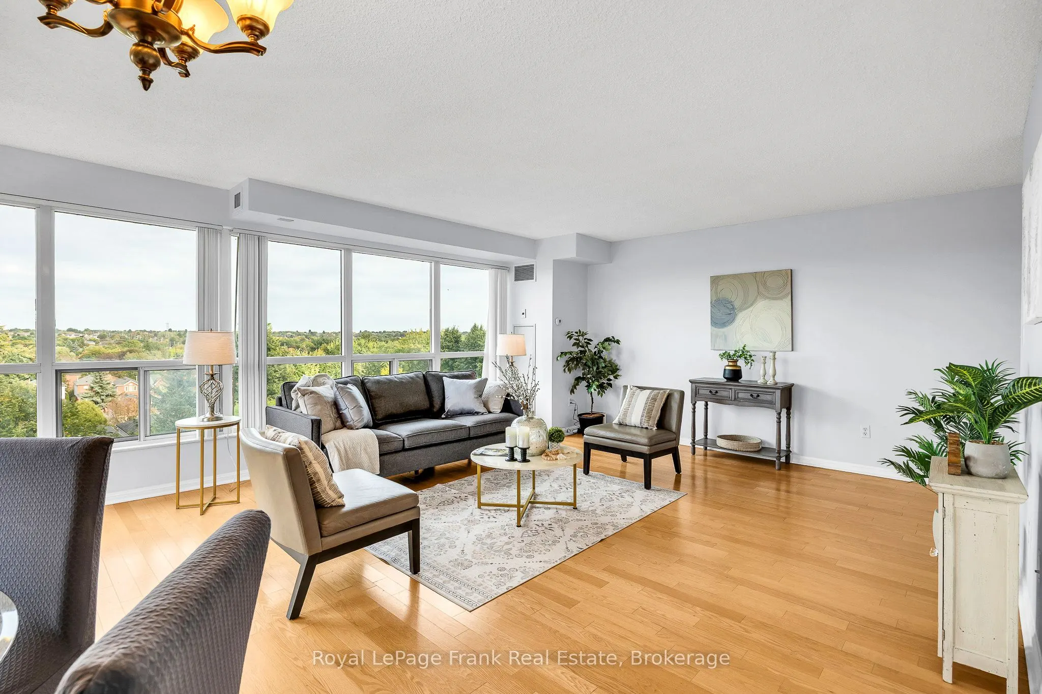 712 Rossland Road E #602