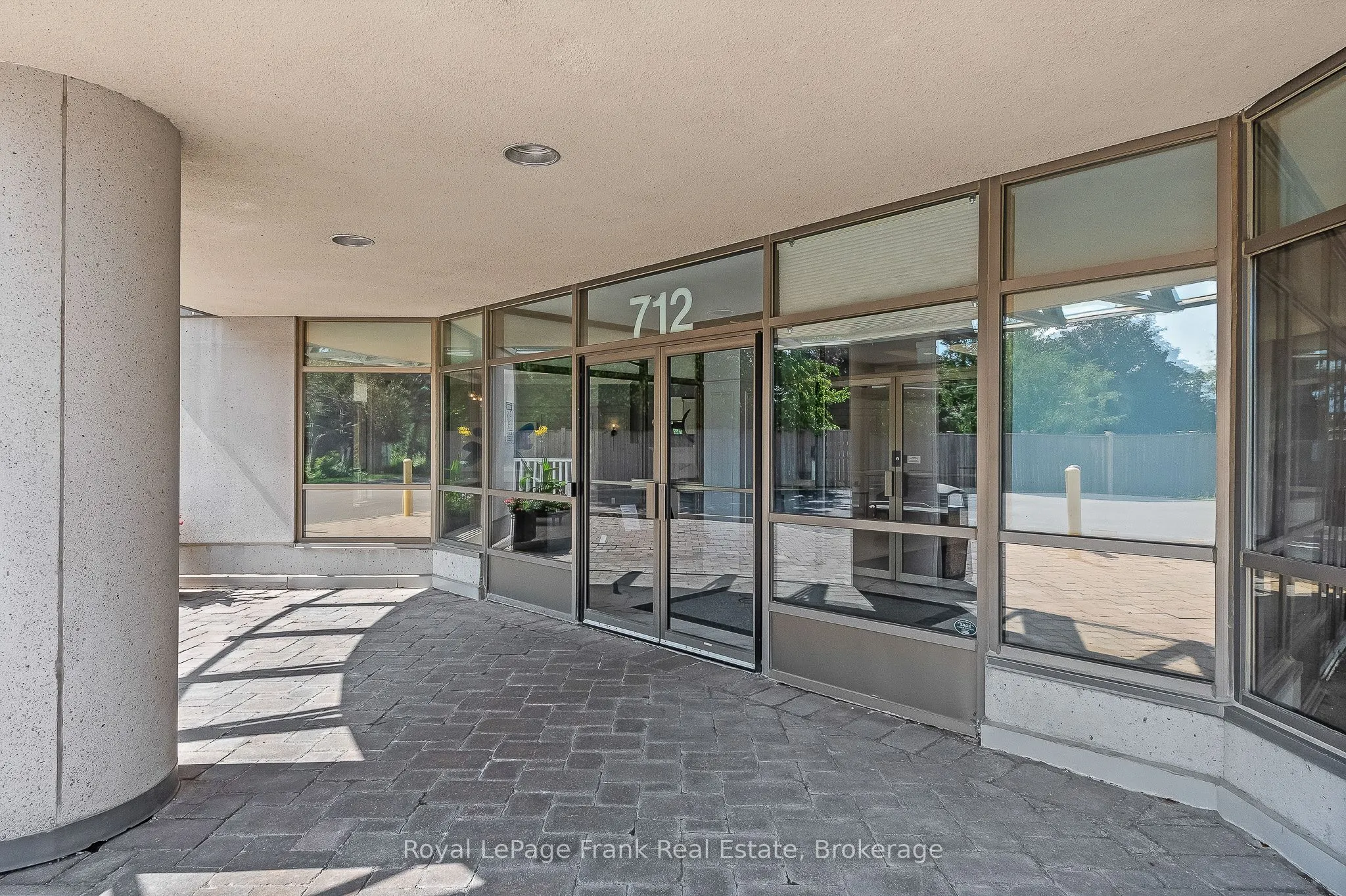 712 Rossland Road E #602