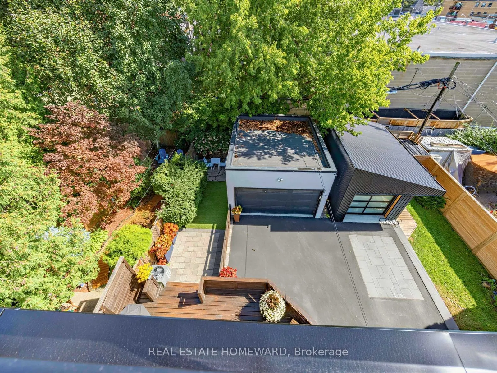 293 Rhodes Avenue