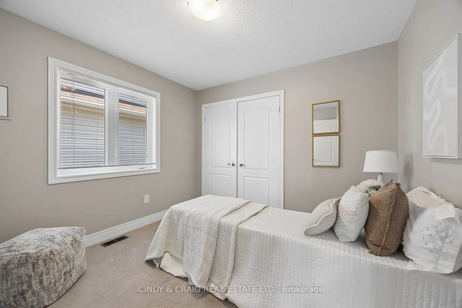 82 Dewell Crescent