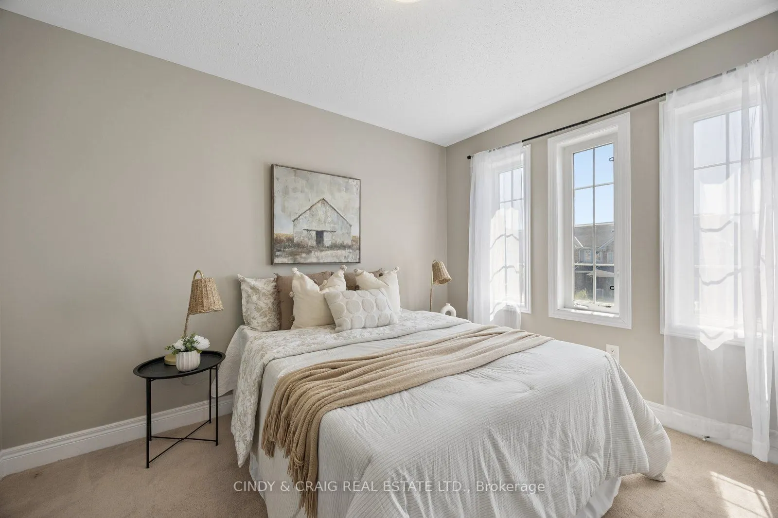 82 Dewell Crescent