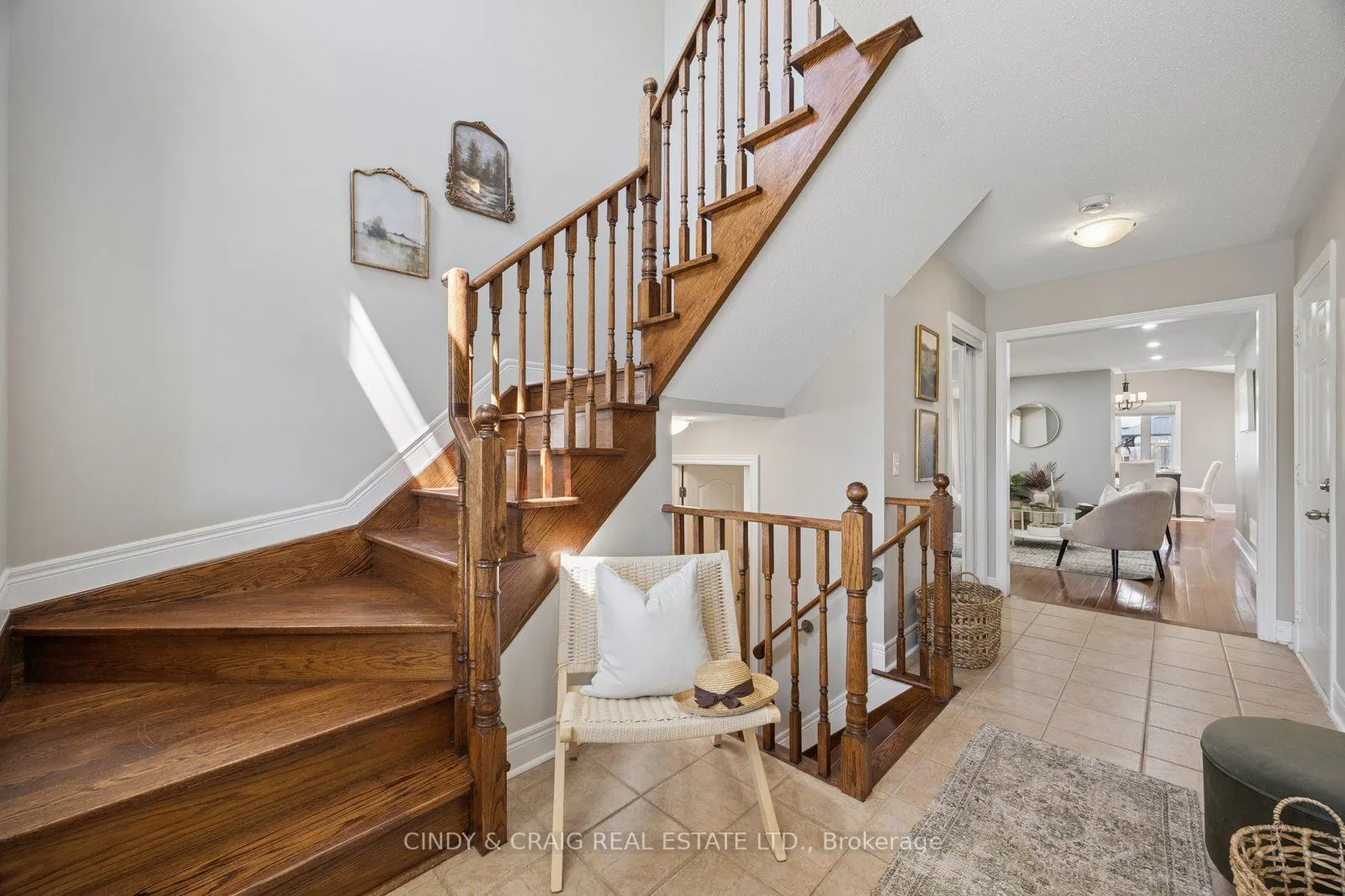 82 Dewell Crescent