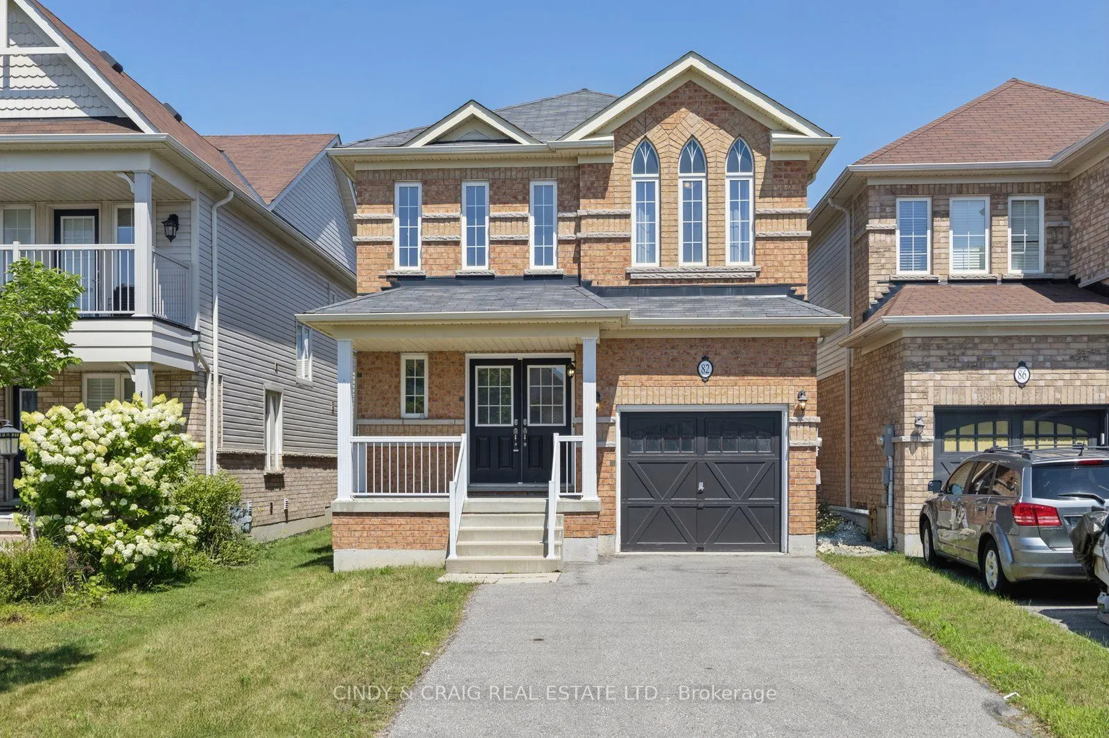 82 Dewell Crescent