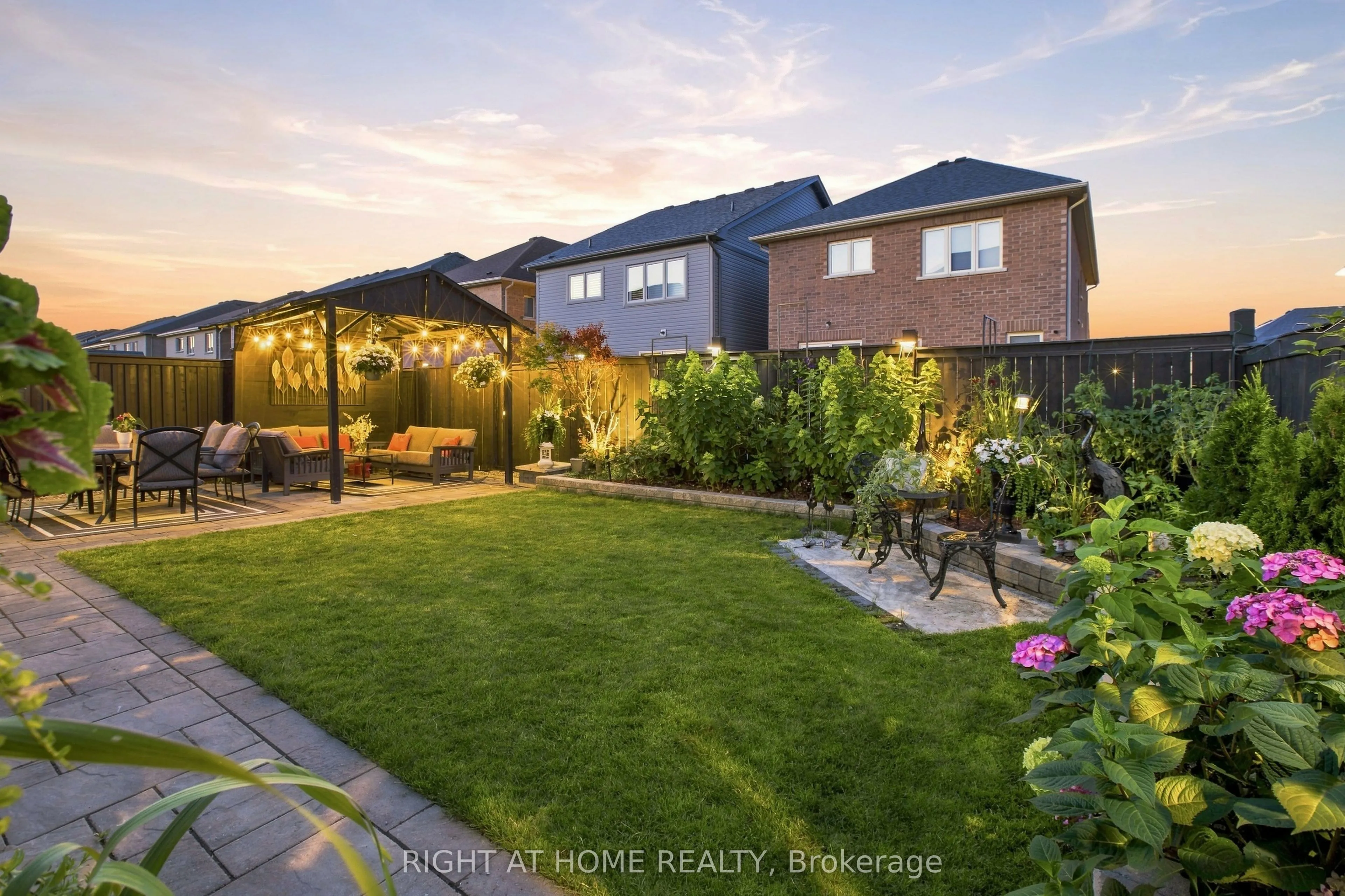 2349 Dress Circle Crescent
