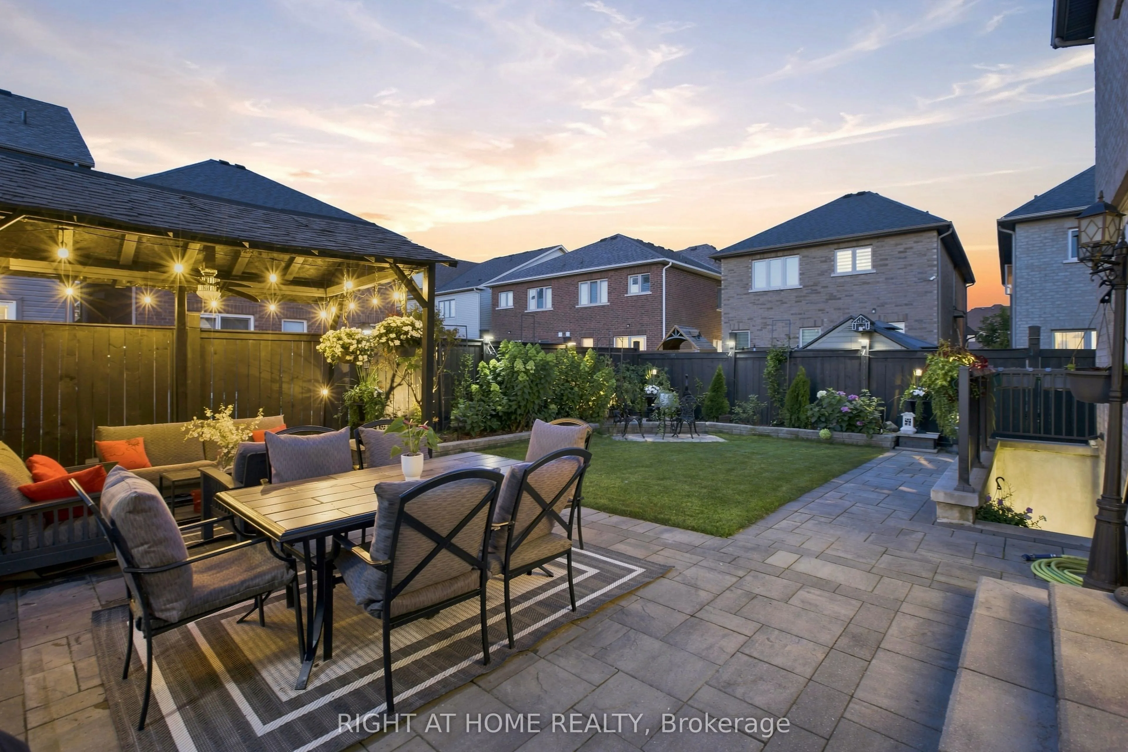 2349 Dress Circle Crescent