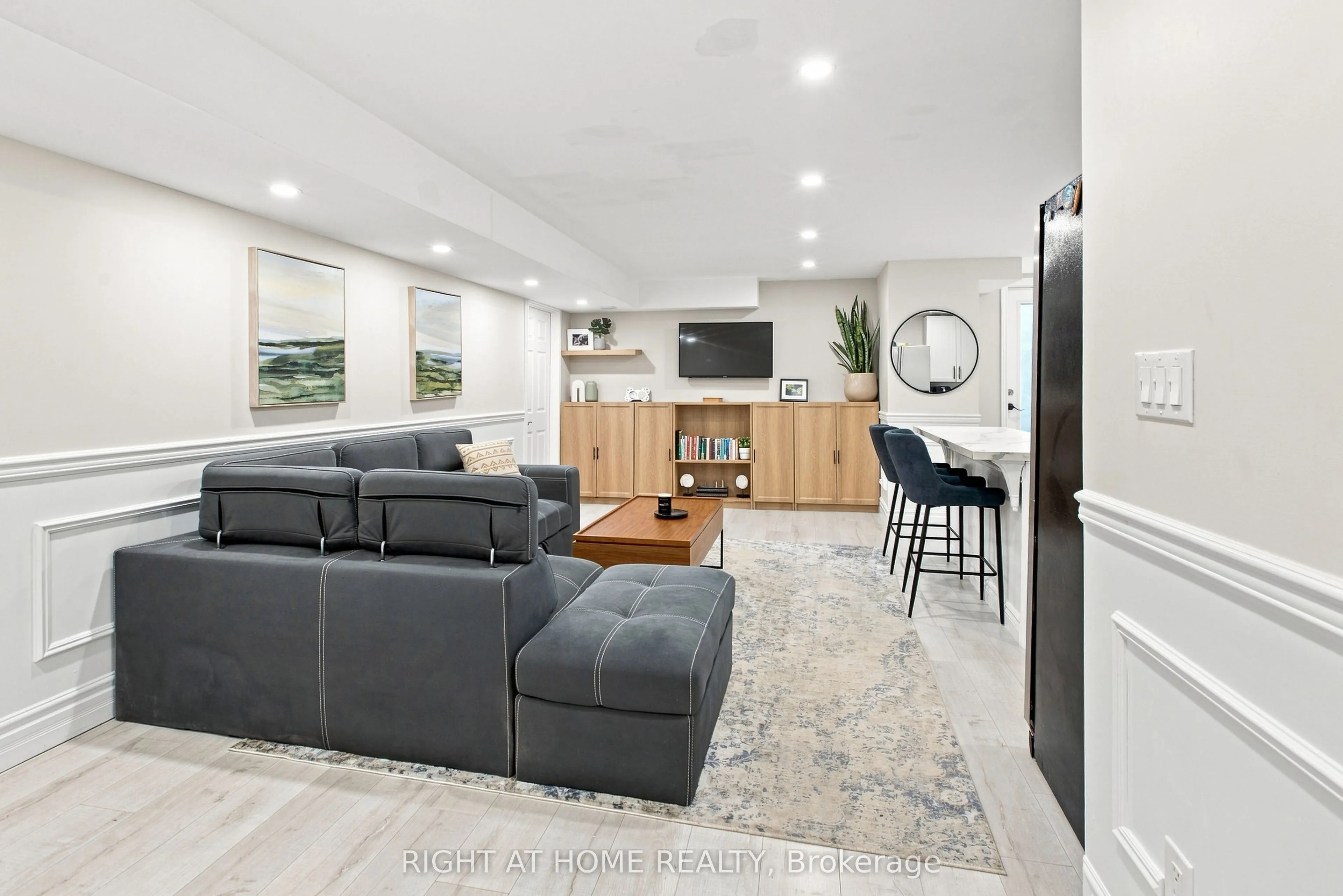 2349 Dress Circle Crescent