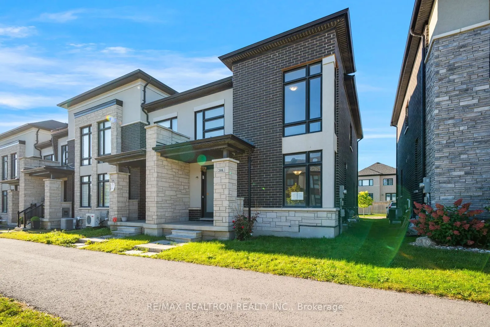208 Coronation Road