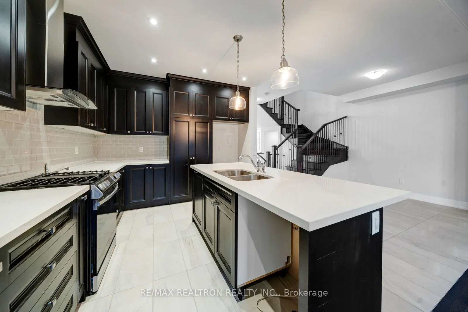 208 Coronation Road