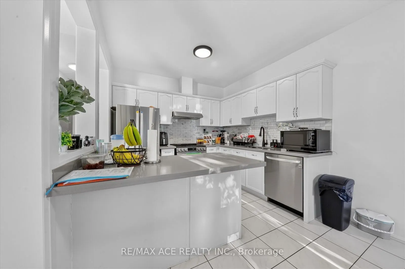1446 Sandhurst Crescent