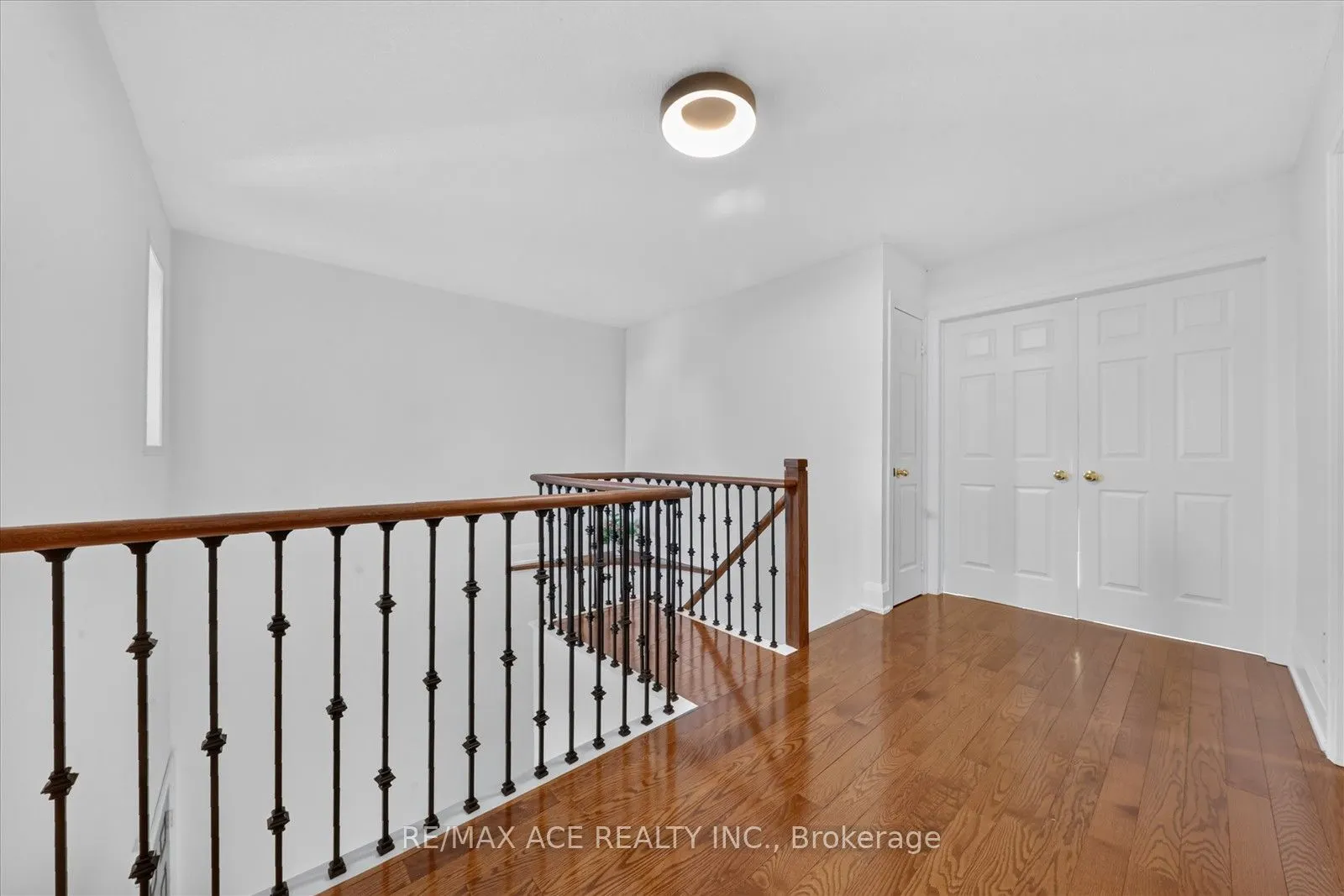 1446 Sandhurst Crescent