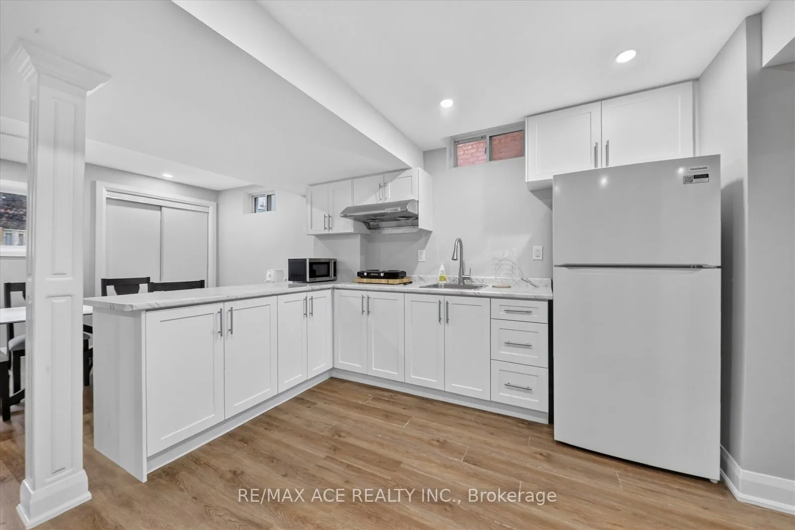 1446 Sandhurst Crescent
