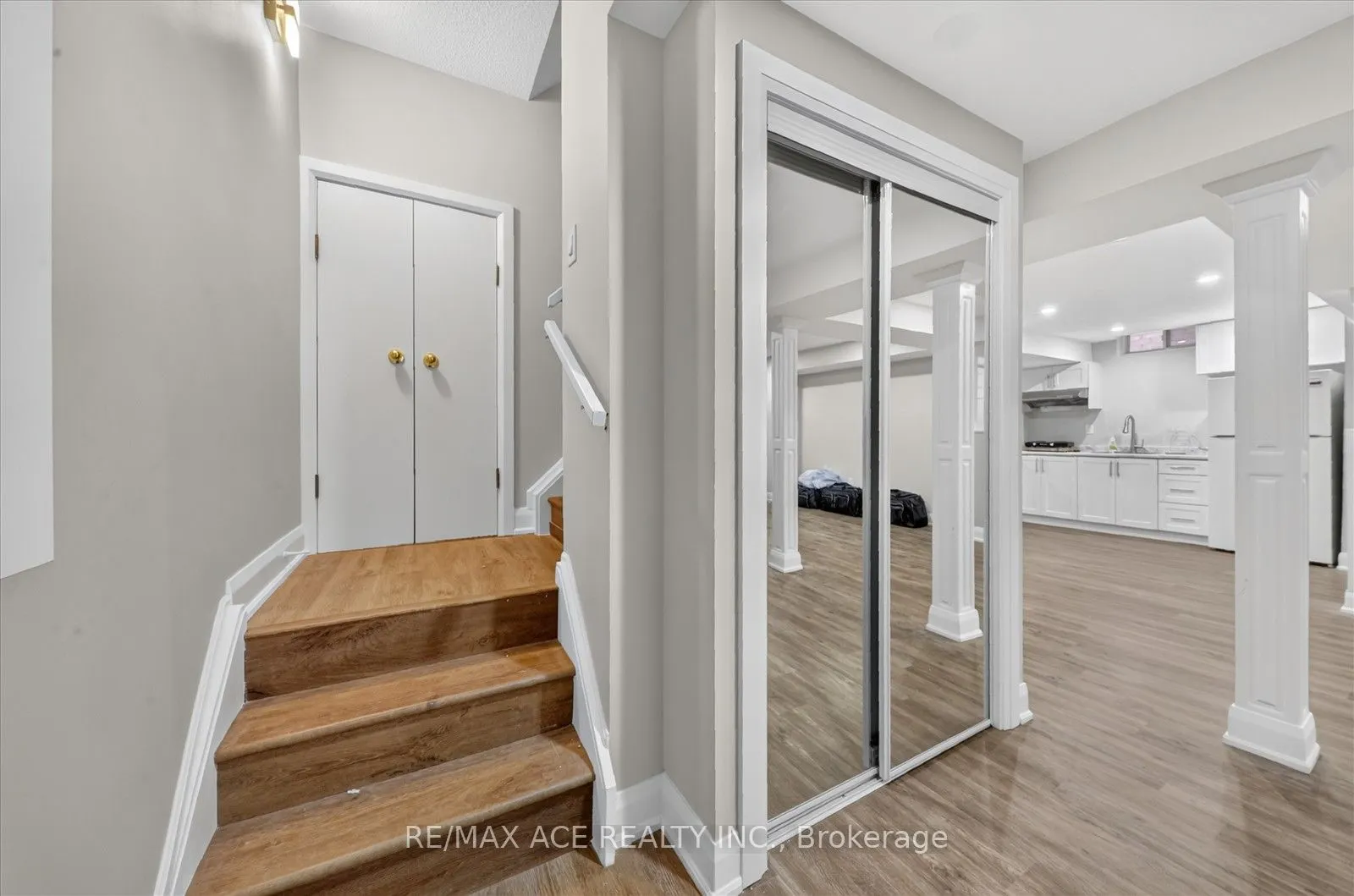 1446 Sandhurst Crescent