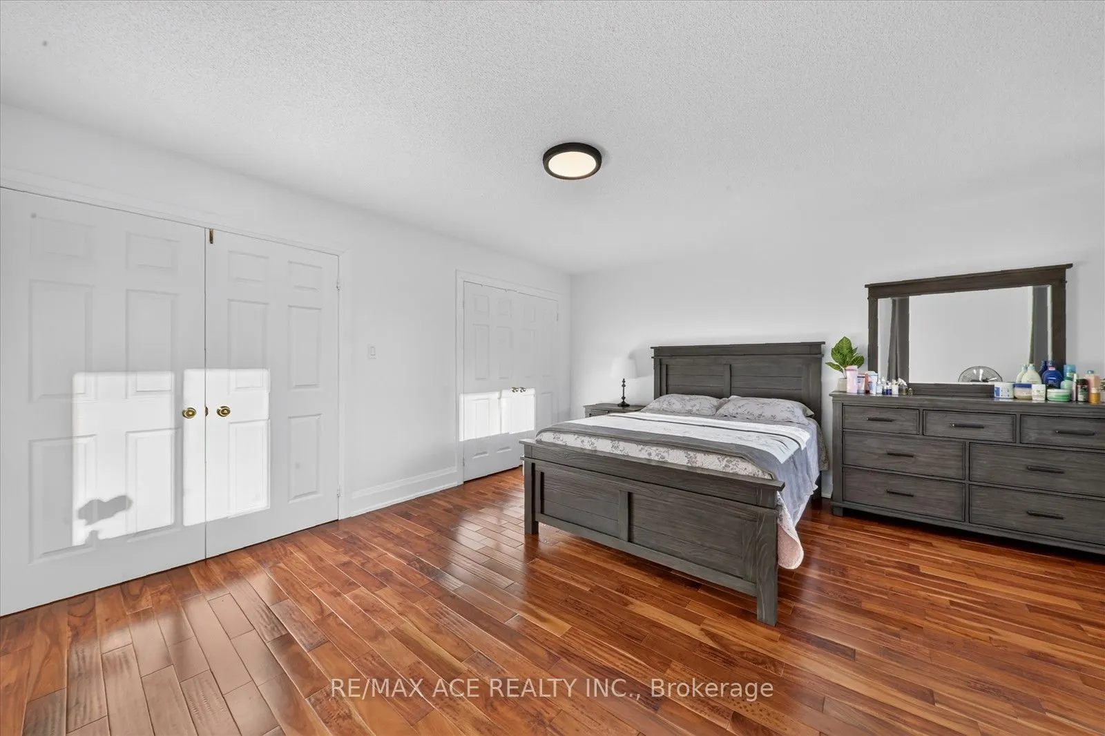 1446 Sandhurst Crescent