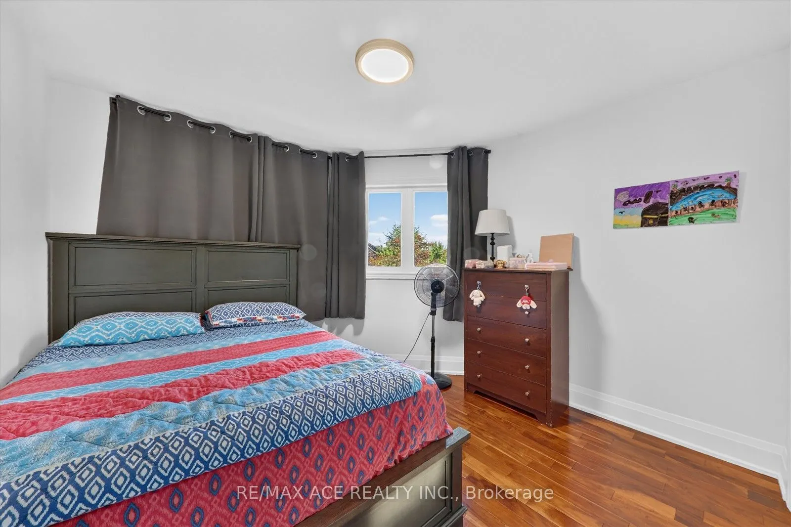 1446 Sandhurst Crescent