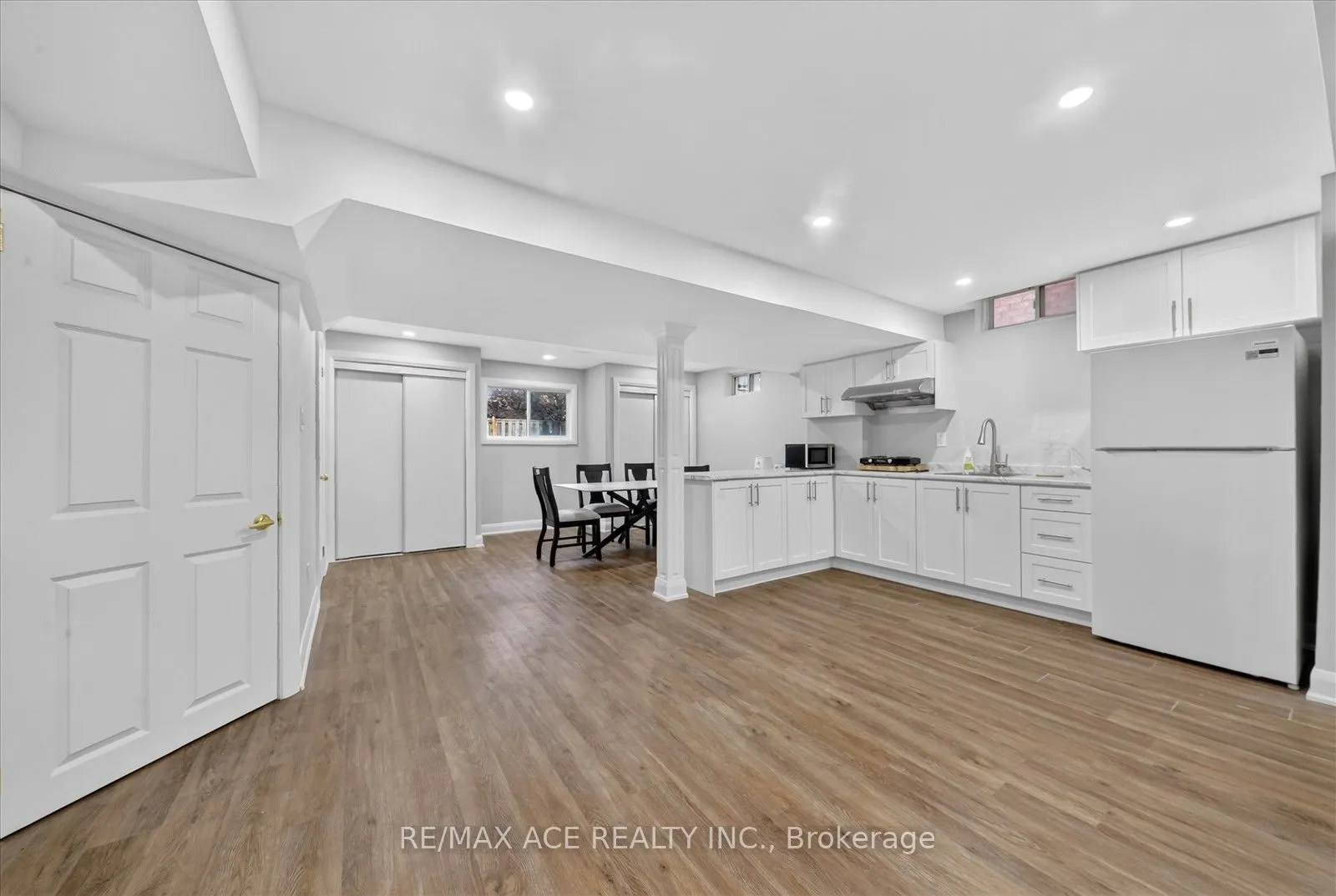 1446 Sandhurst Crescent