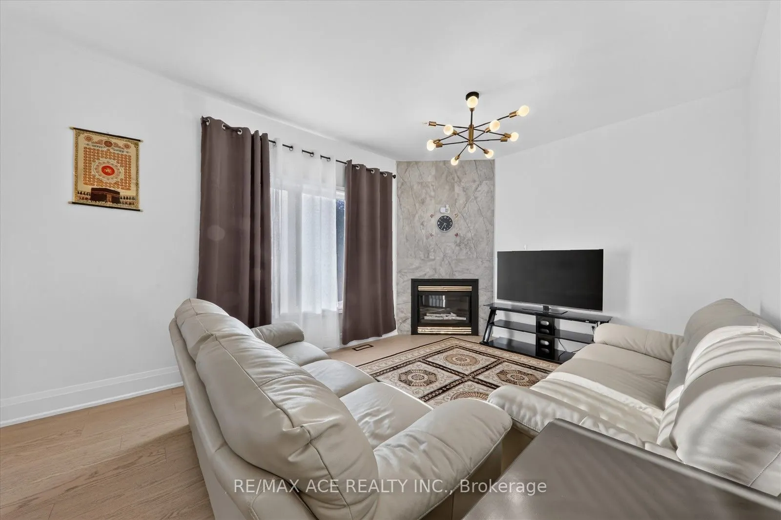 1446 Sandhurst Crescent
