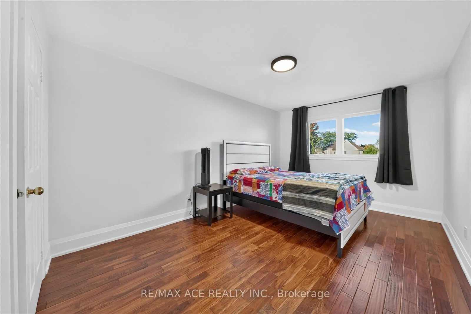 1446 Sandhurst Crescent