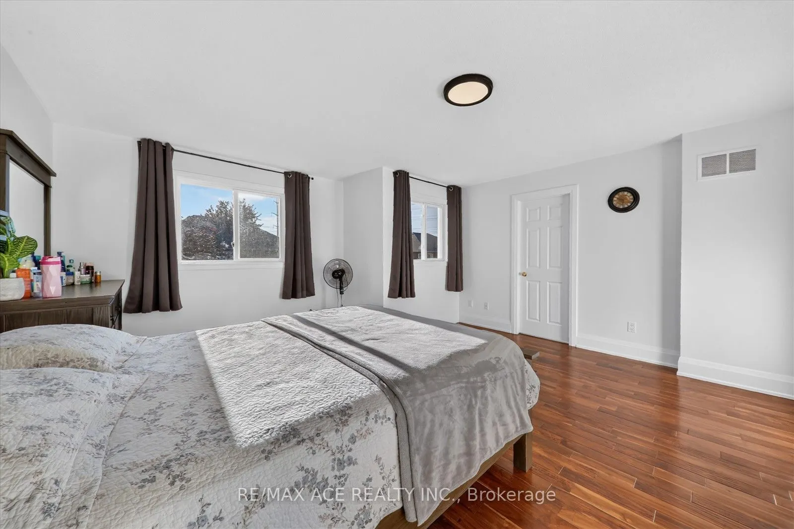 1446 Sandhurst Crescent