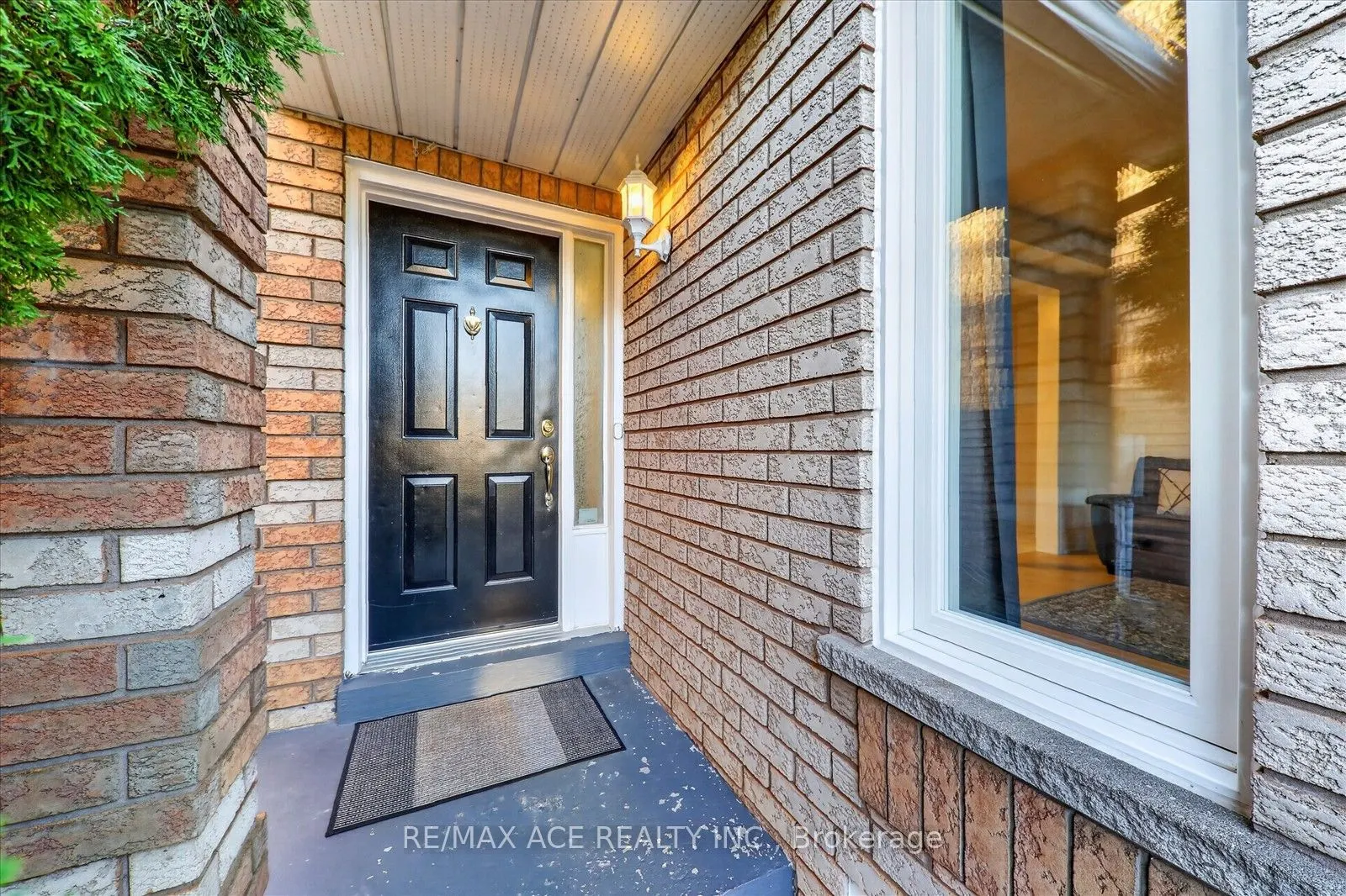 1446 Sandhurst Crescent