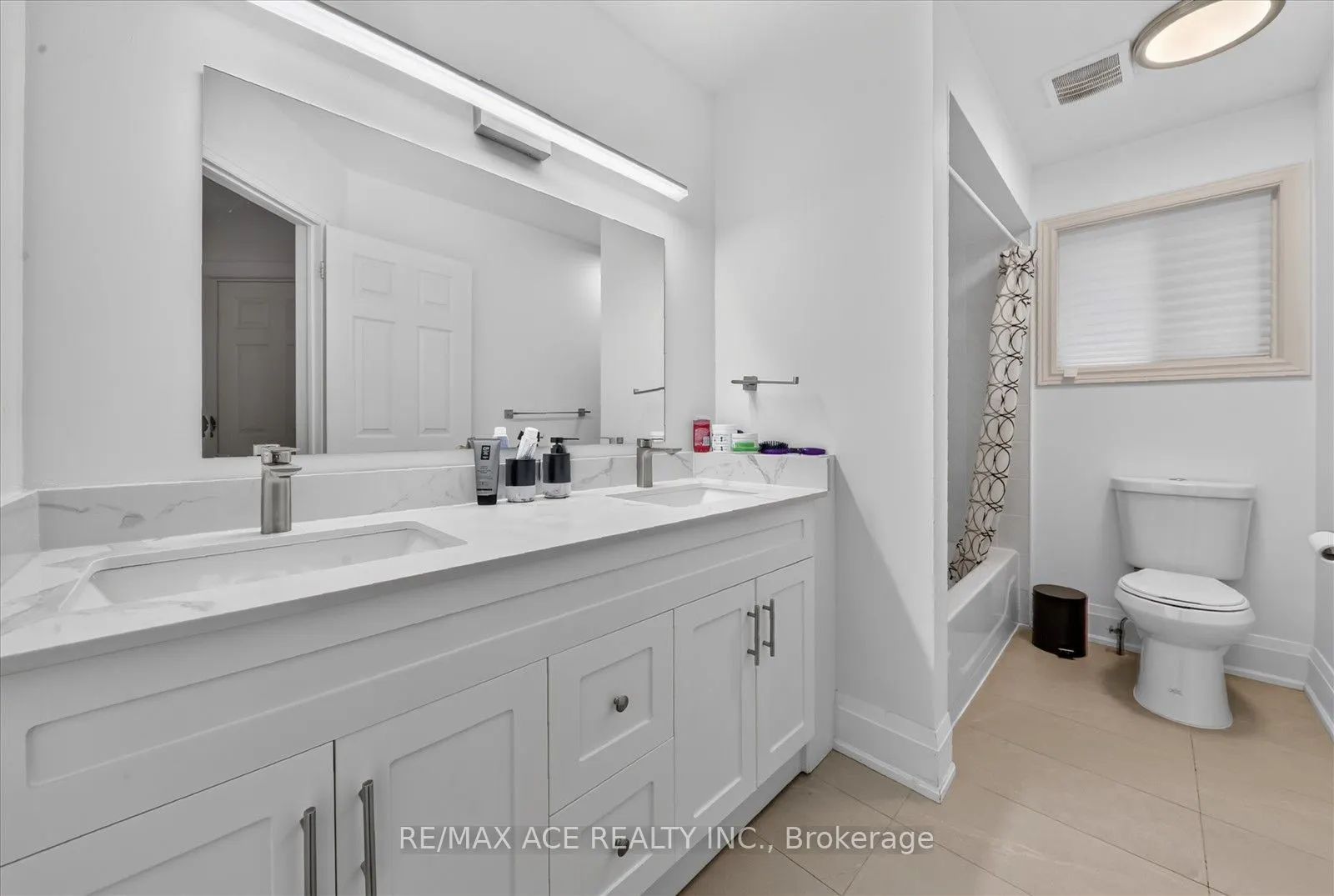 1446 Sandhurst Crescent