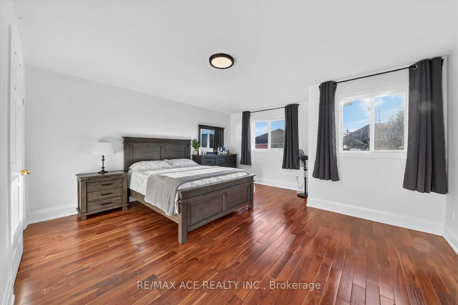 1446 Sandhurst Crescent