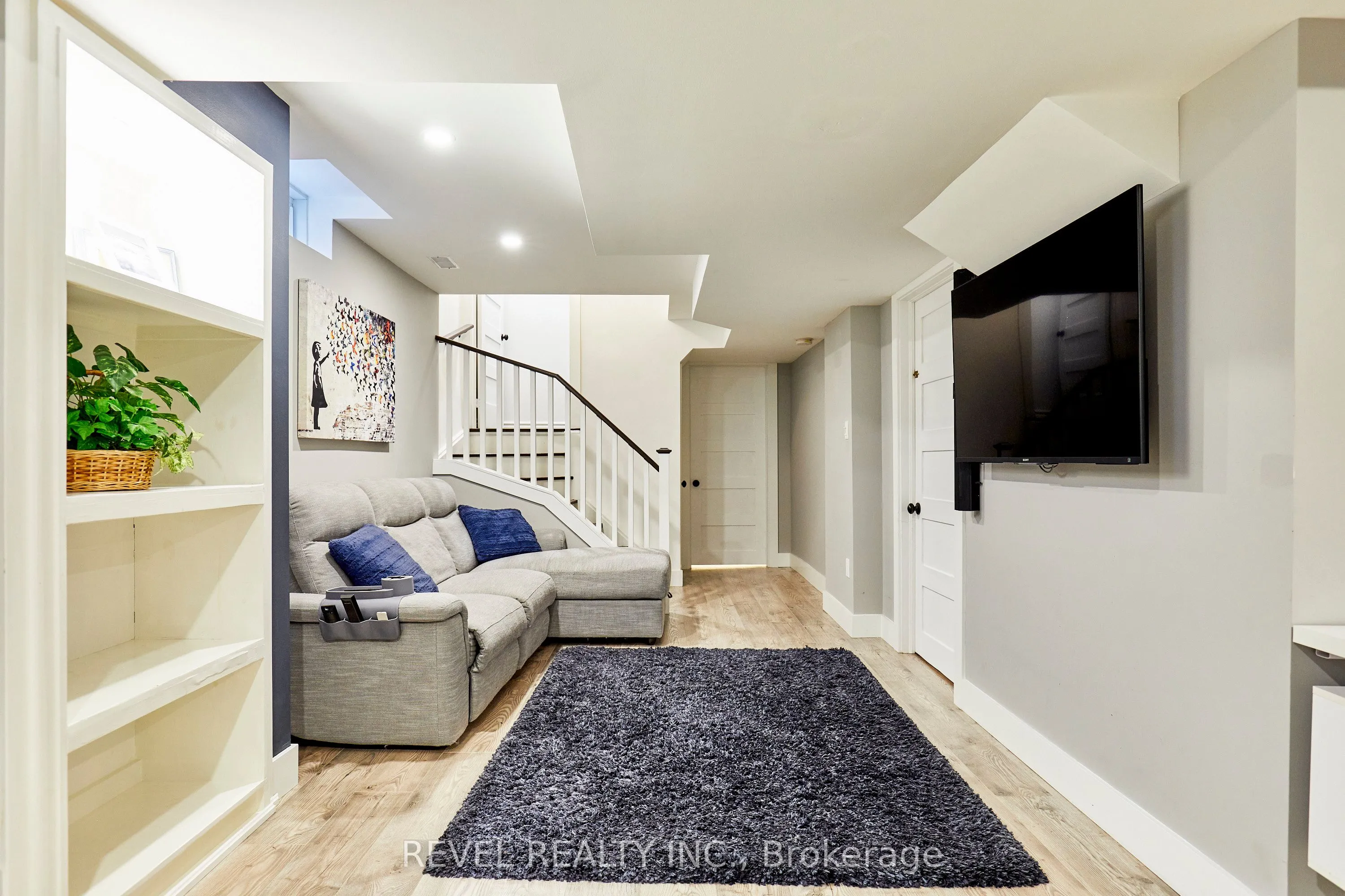 20 Breakwater Drive