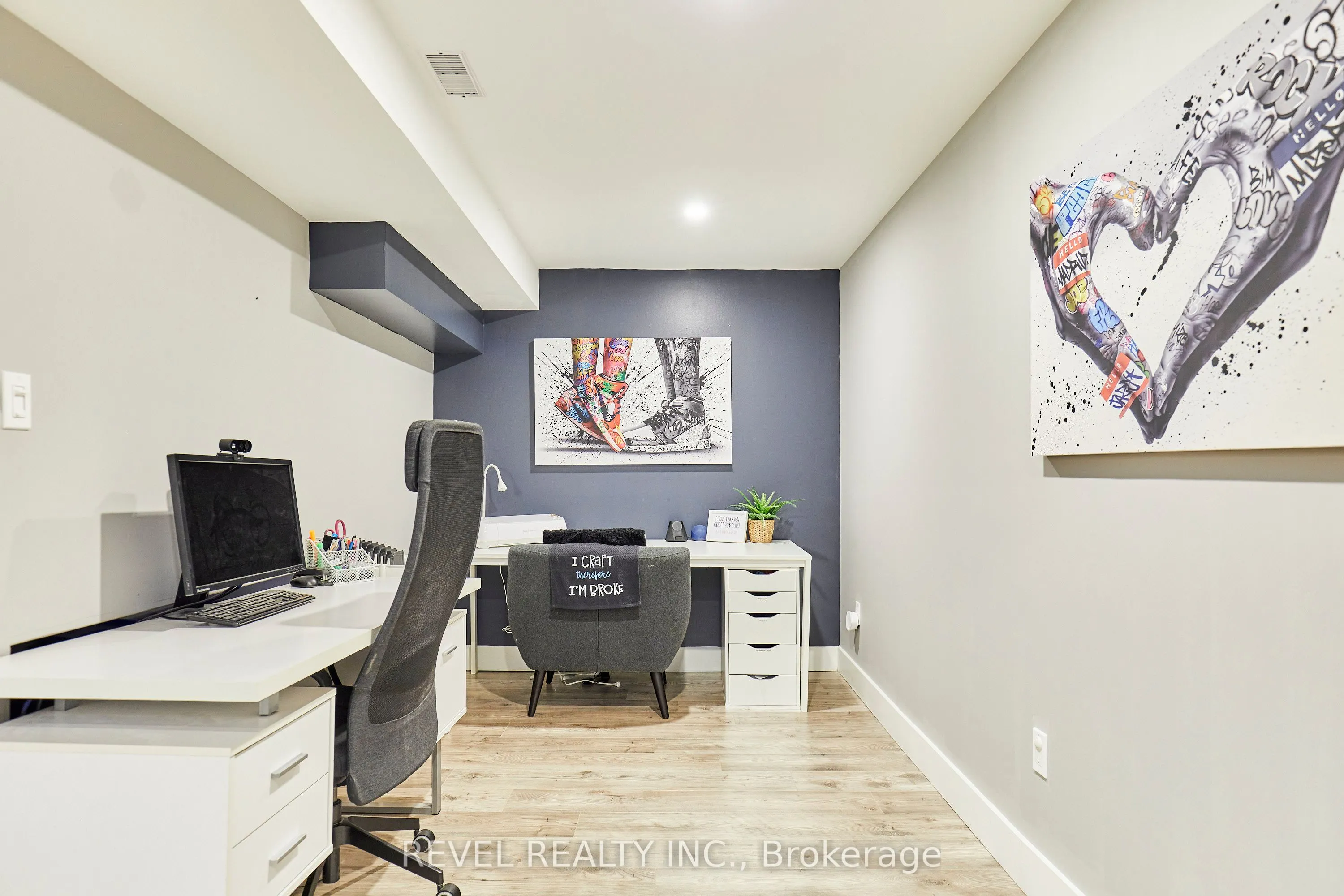 20 Breakwater Drive