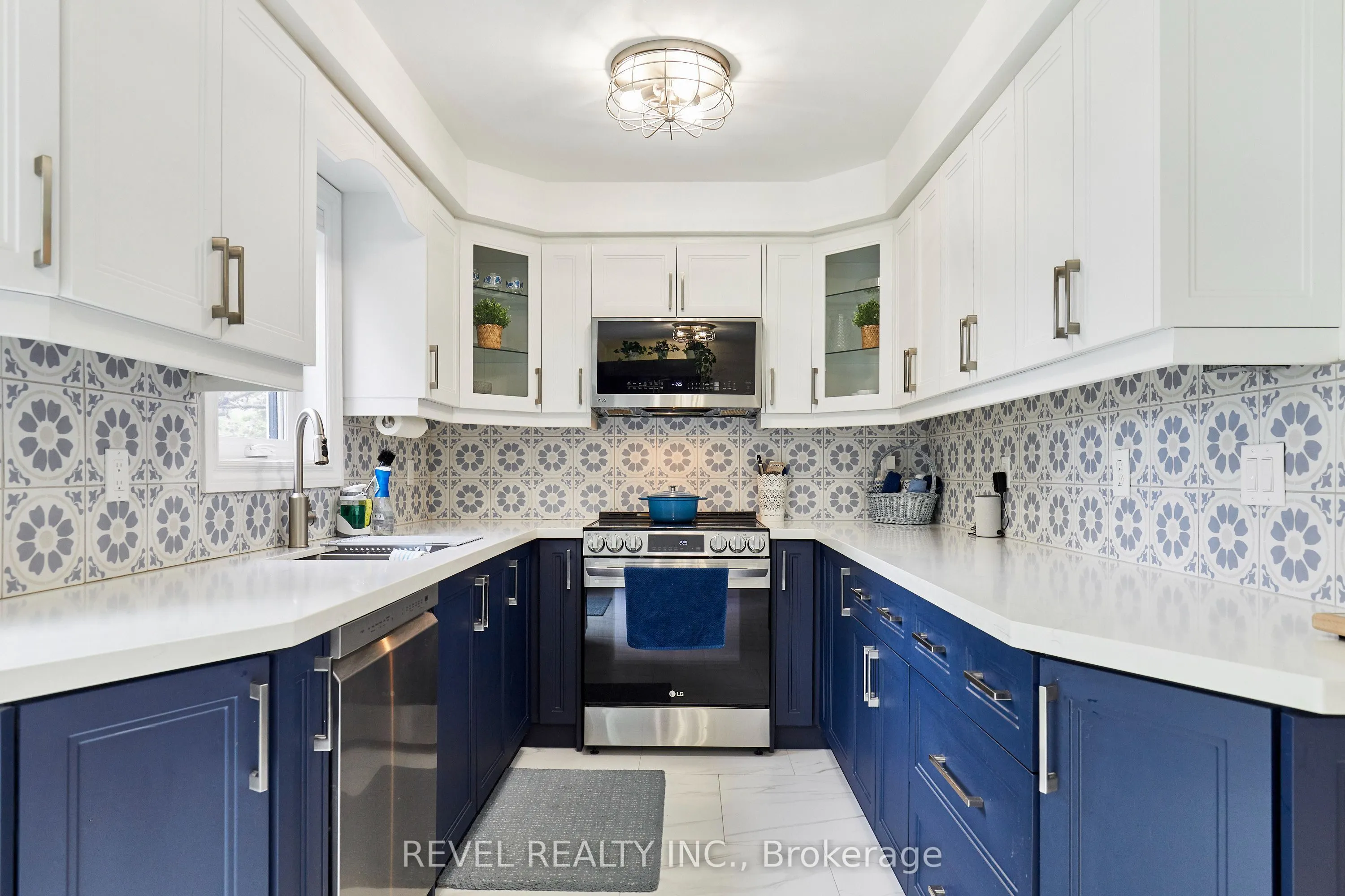 20 Breakwater Drive