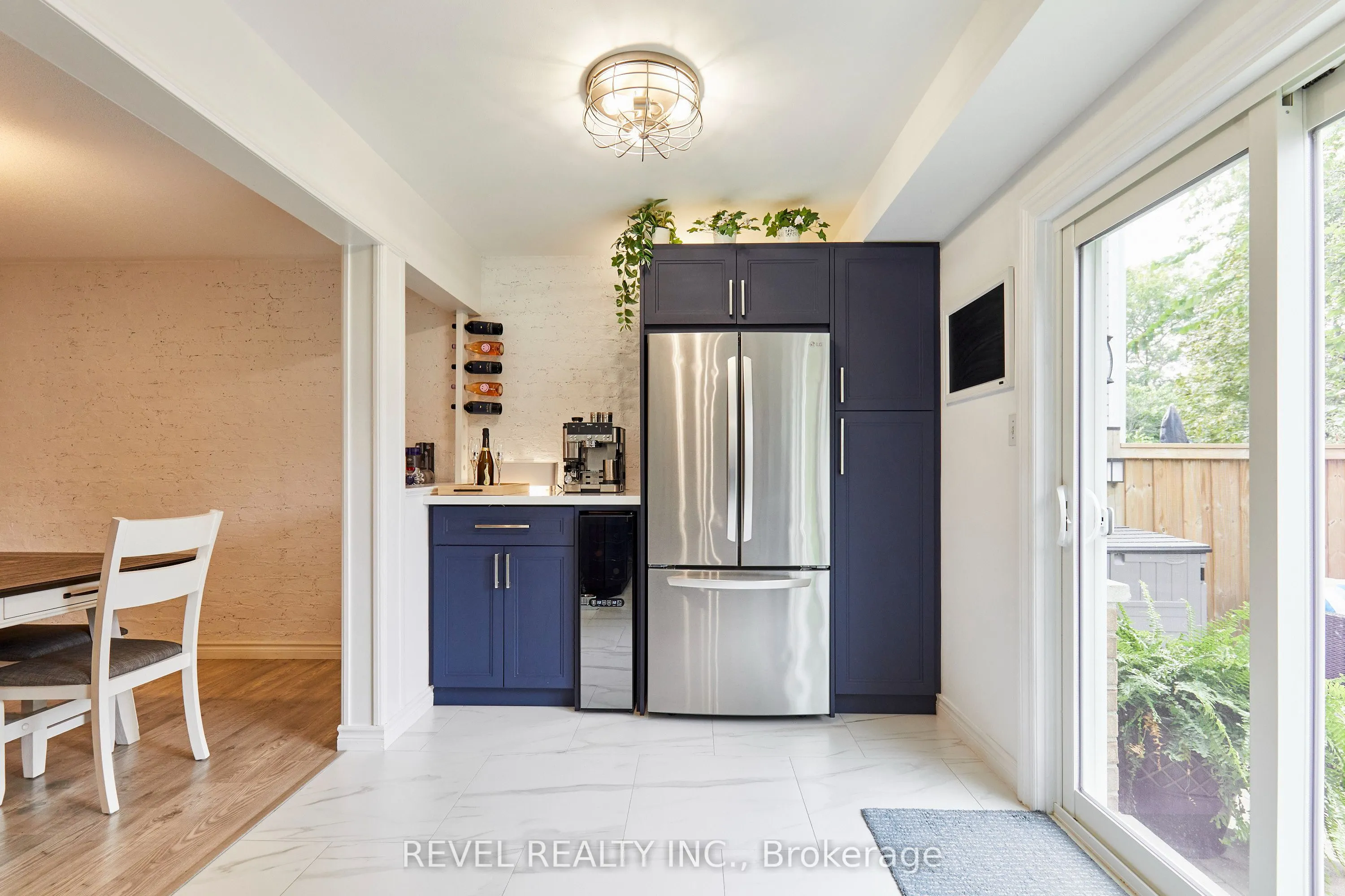 20 Breakwater Drive