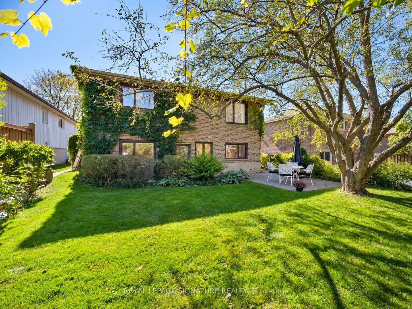 46 Manorglen Crescent