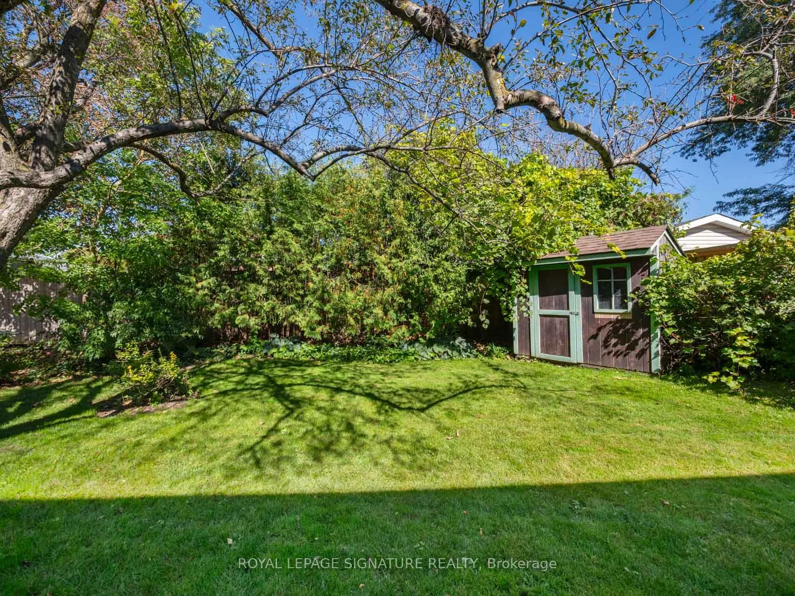 46 Manorglen Crescent