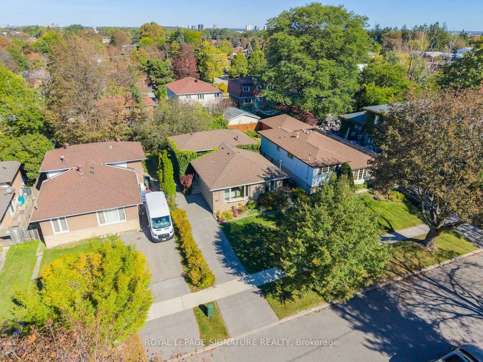 46 Manorglen Crescent