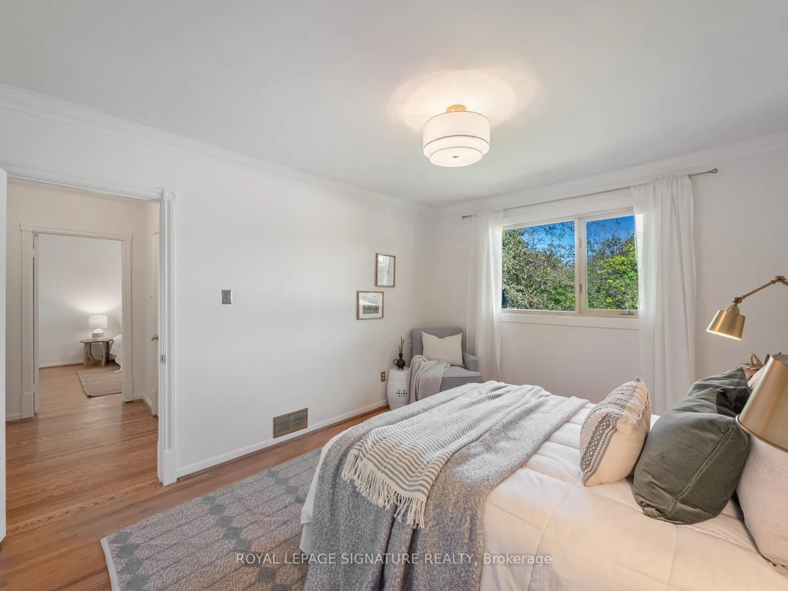 46 Manorglen Crescent